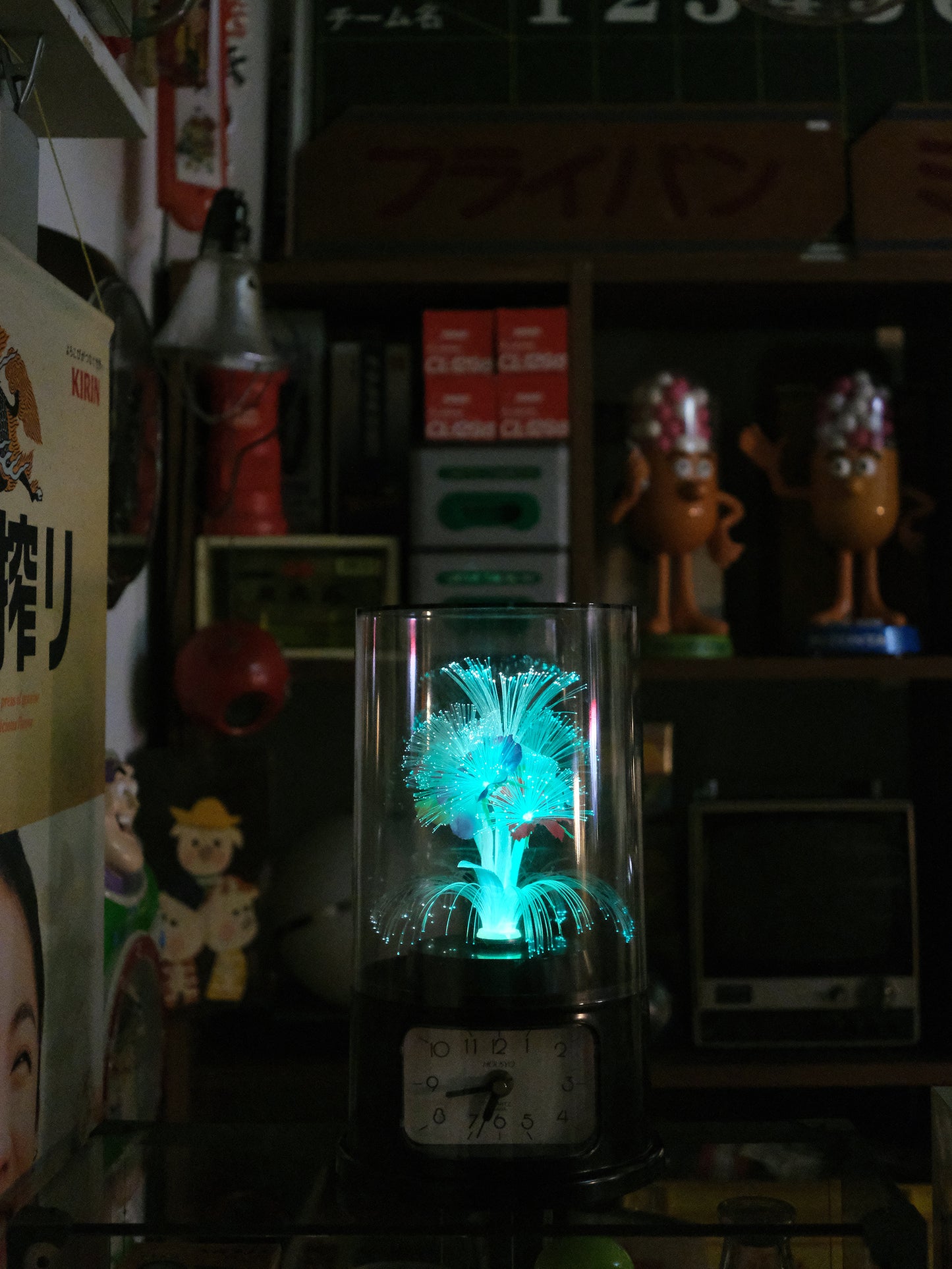 日本 Housyo 圓柱型 旋轉發光纖維花燈 石英鐘 Quartz Lamp Clock