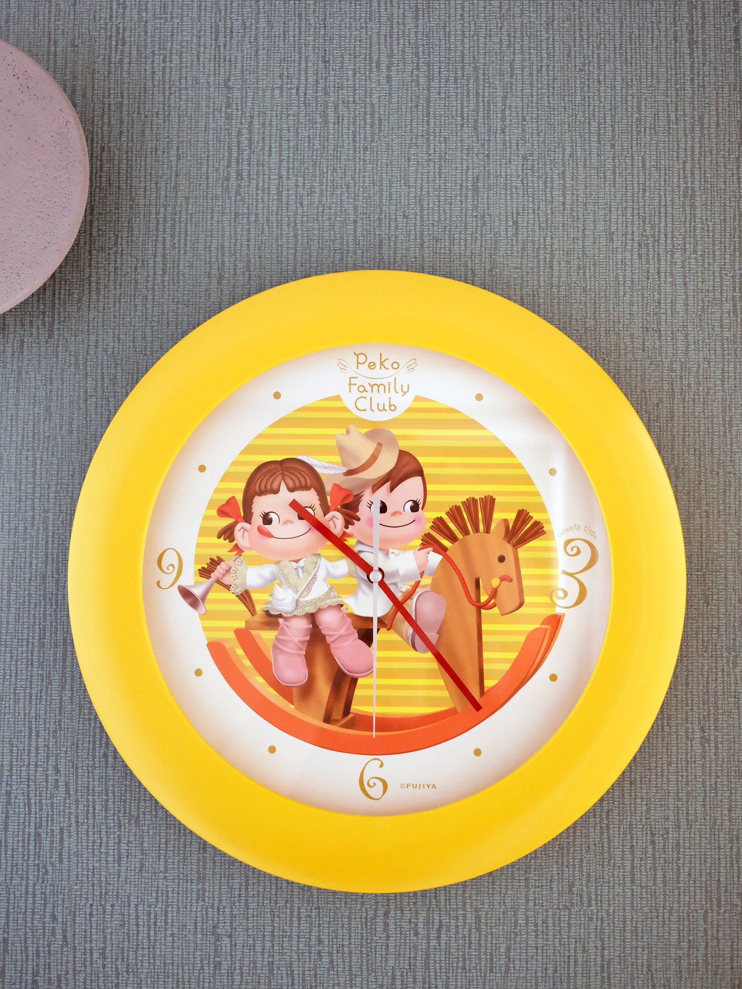 全新品 不二家 Peko Family Club 牛奶妹 黃色 掛牆 石英鐘