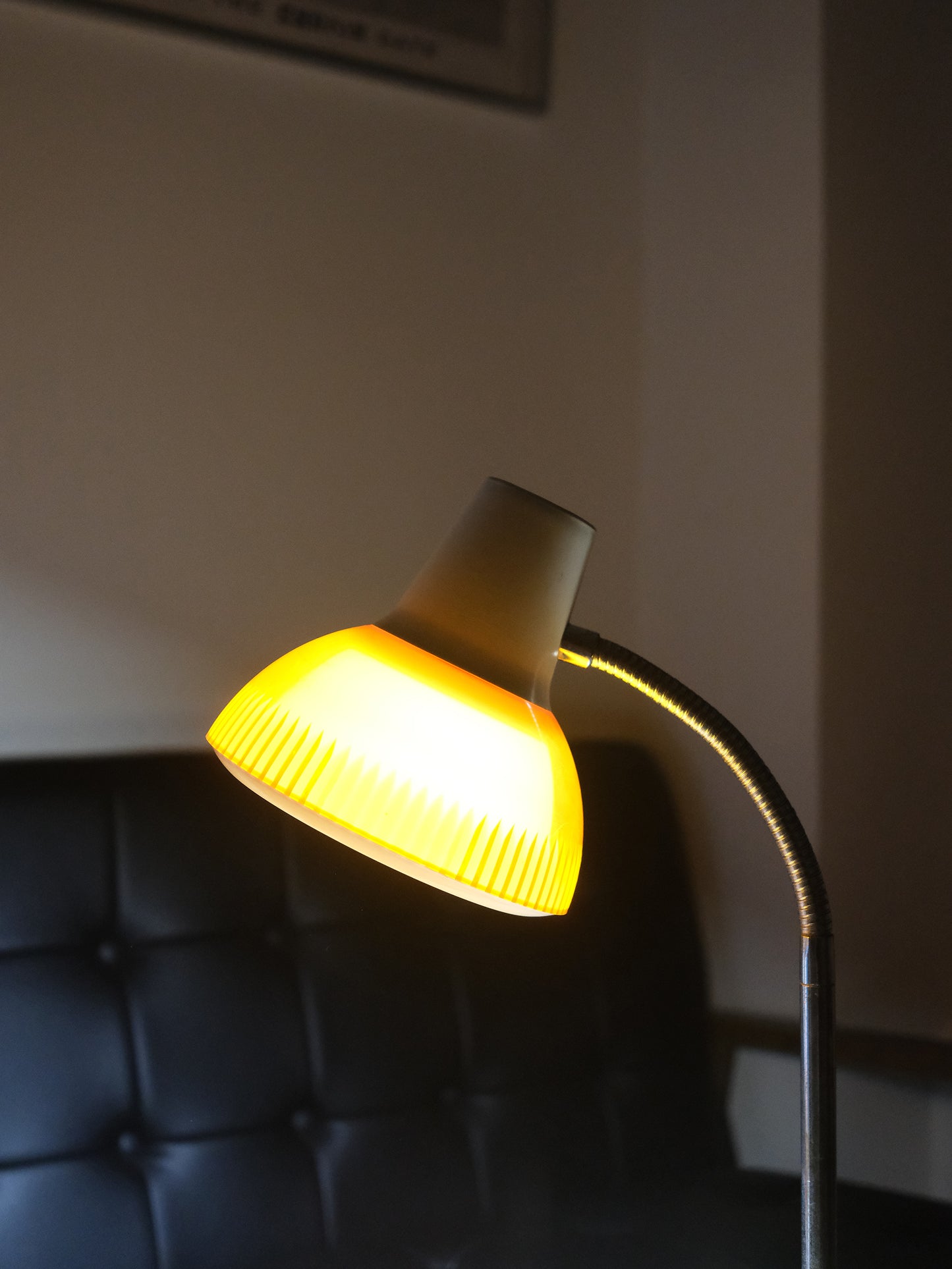 日本制 Mitsubishi 三菱 LB-301 白熱 燈色 旋鈕式 擡燈 Table Light Lamp