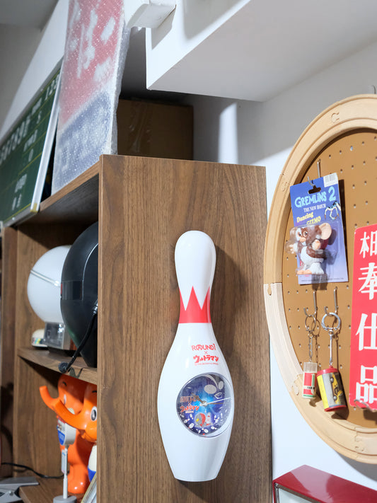 日本 Round 1 x 超人 Ultraman 連鎖遊樂店 保齡球樽做型 掛牆 石英鐘