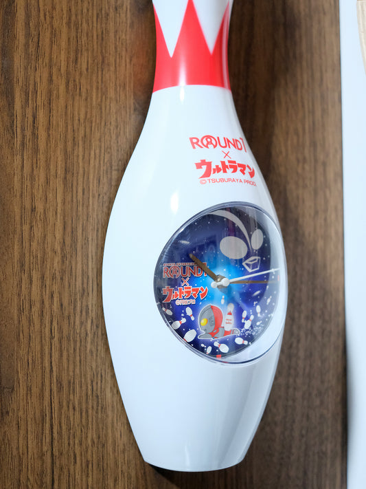 日本 Round 1 x 超人 Ultraman 連鎖遊樂店 保齡球樽做型 掛牆 石英鐘