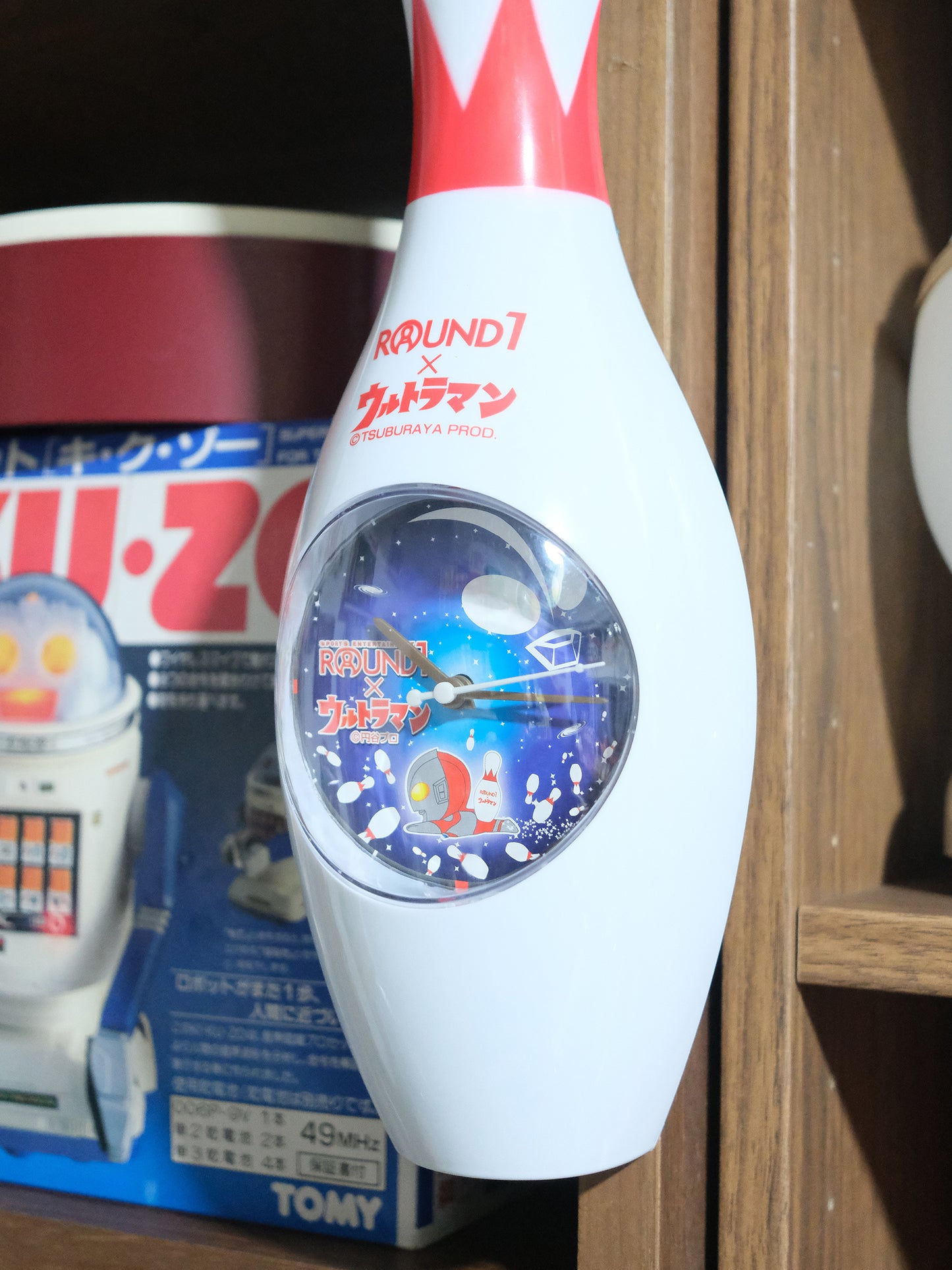 日本 Round 1 x 超人 Ultraman 連鎖遊樂店 保齡球樽做型 掛牆 石英鐘