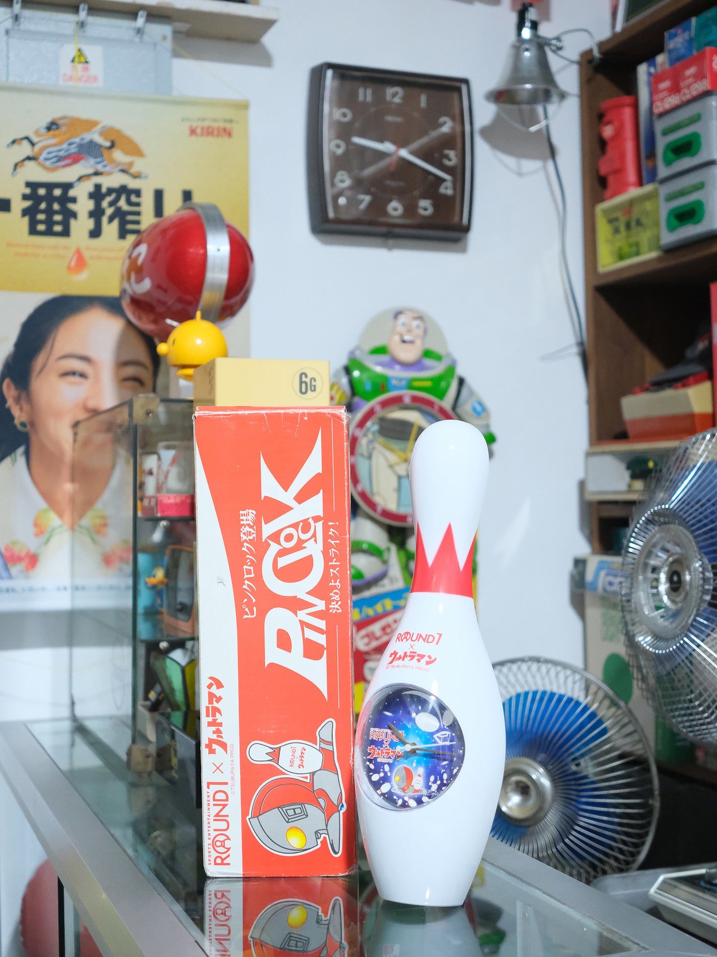 日本 Round 1 x 超人 Ultraman 連鎖遊樂店 保齡球樽做型 掛牆 石英鐘
