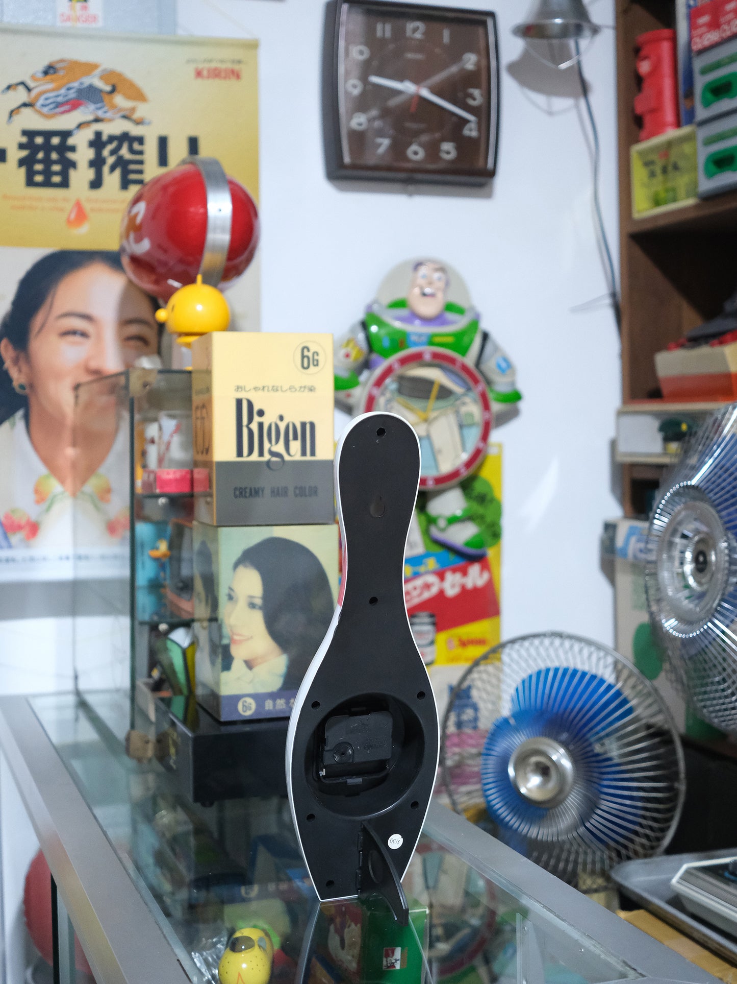 日本 Round 1 x 超人 Ultraman 連鎖遊樂店 保齡球樽做型 掛牆 石英鐘