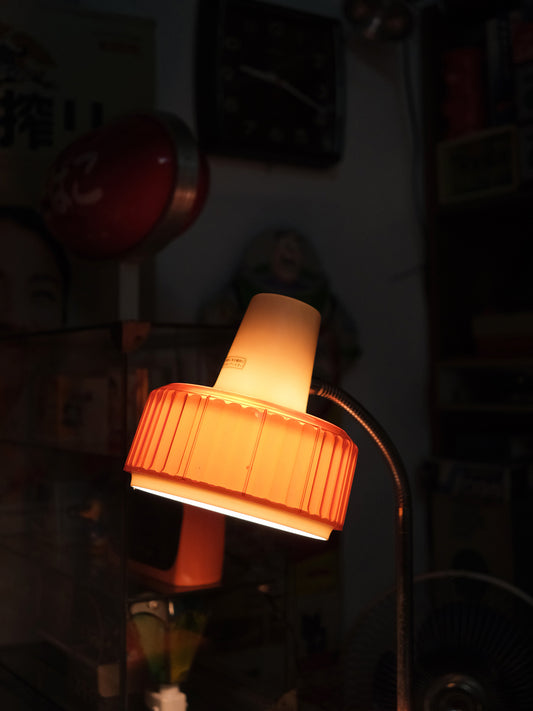 日本制 Sanyo 三洋 LS-317N  橙色 按鈕式 白熱燈 擡燈 Lamp