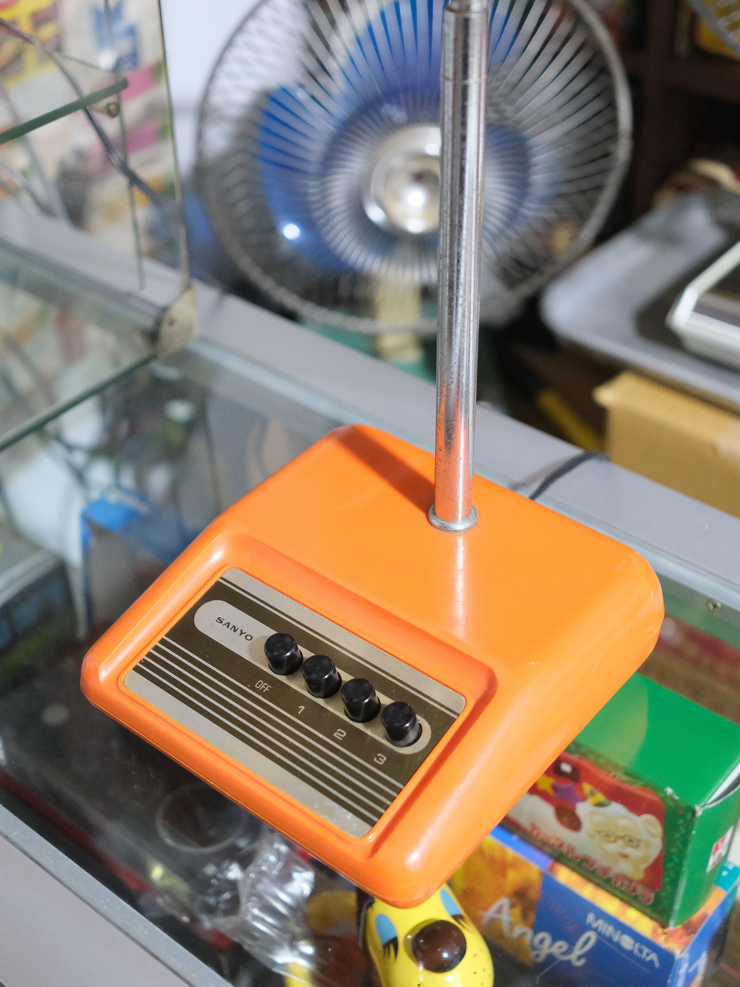 日本制 Sanyo 三洋 LS-317N  橙色 按鈕式 白熱燈 擡燈 Lamp