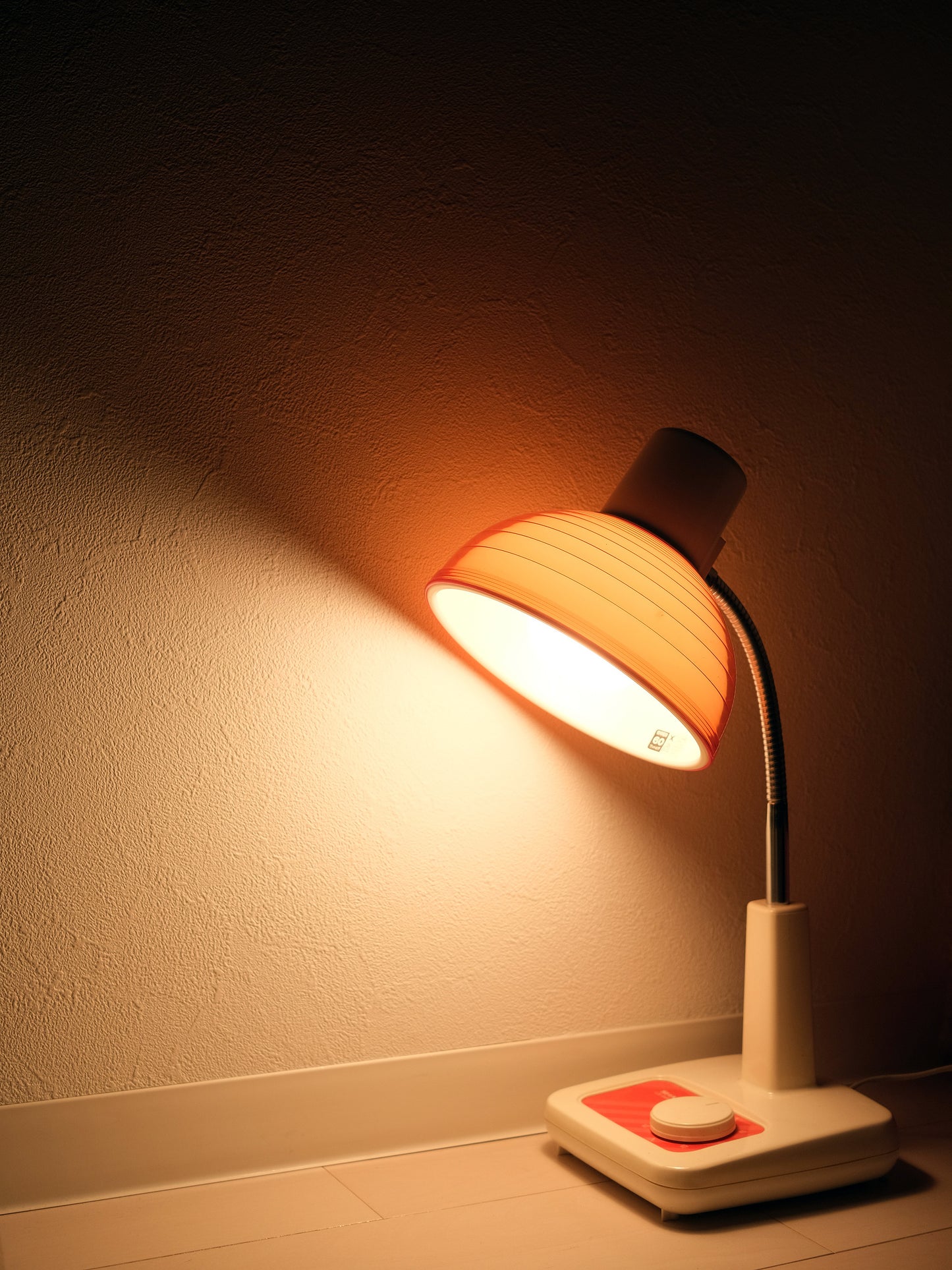 Sharp 聲寶 LS-949 奶白色 白熱燈 擡燈 Table Light