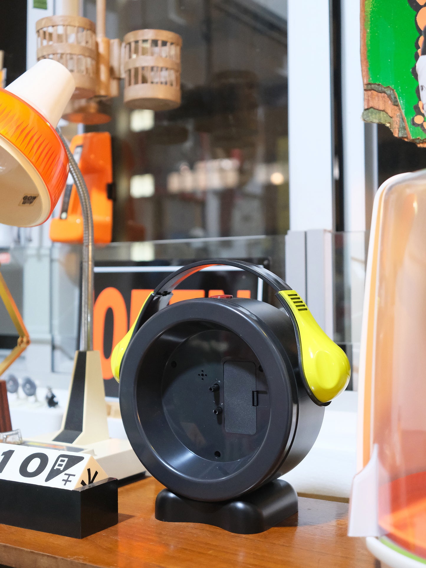 全新品 A.R.T Headphone 人造型 Quartz 石英鐘 鬧鐘 時鐘 Clock