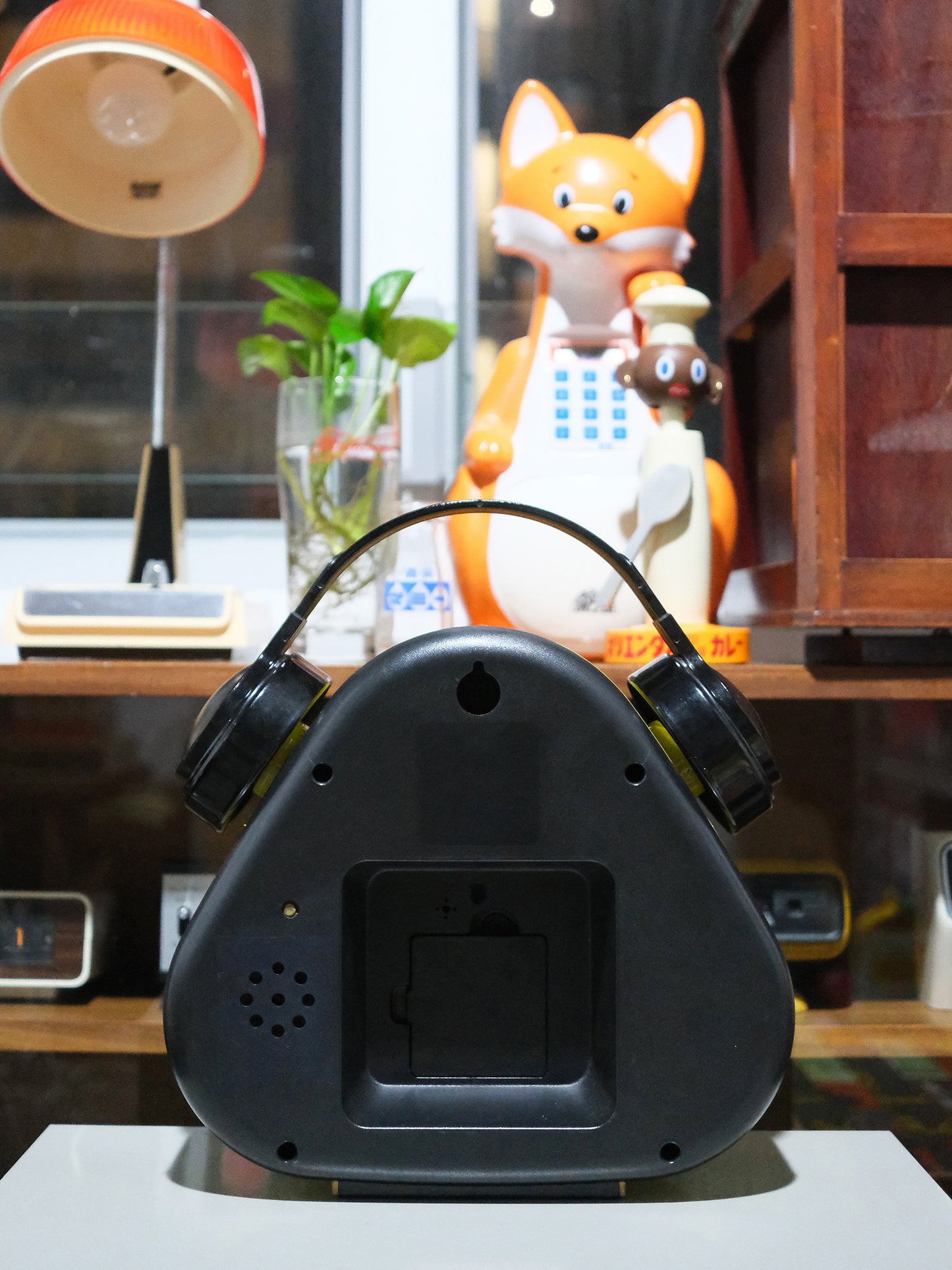 日本 Headphone 設計 三角形 掛牆 石英鐘 時鐘 Quartz Clock 瑕疵