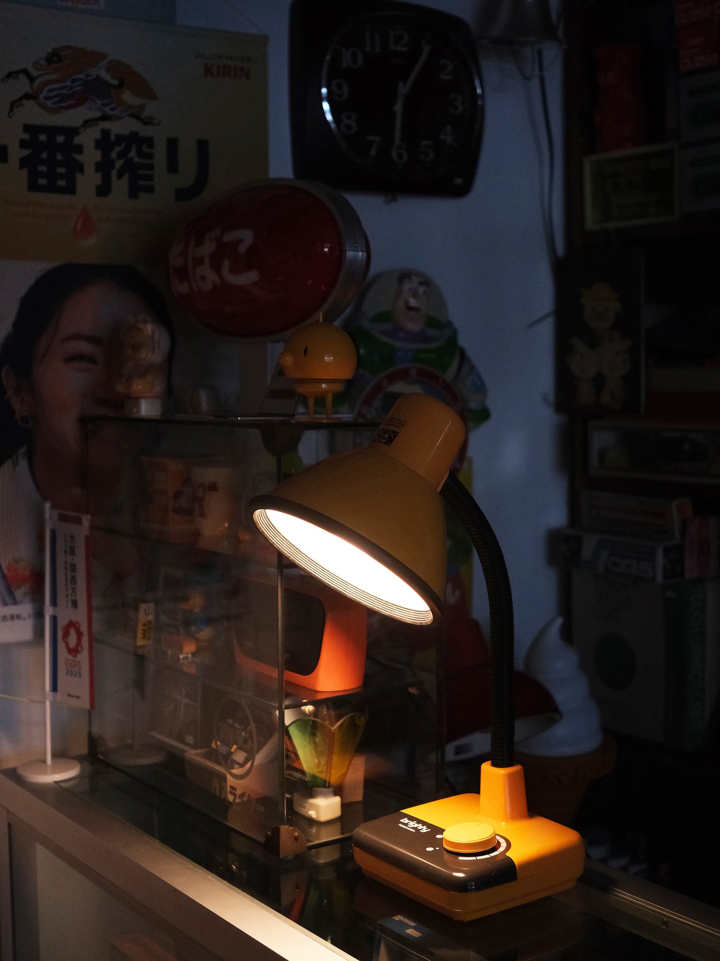 Toshiba Brighty IL-1420Y 黃色 旋鈕式 白熱燈 擡燈 Table Light