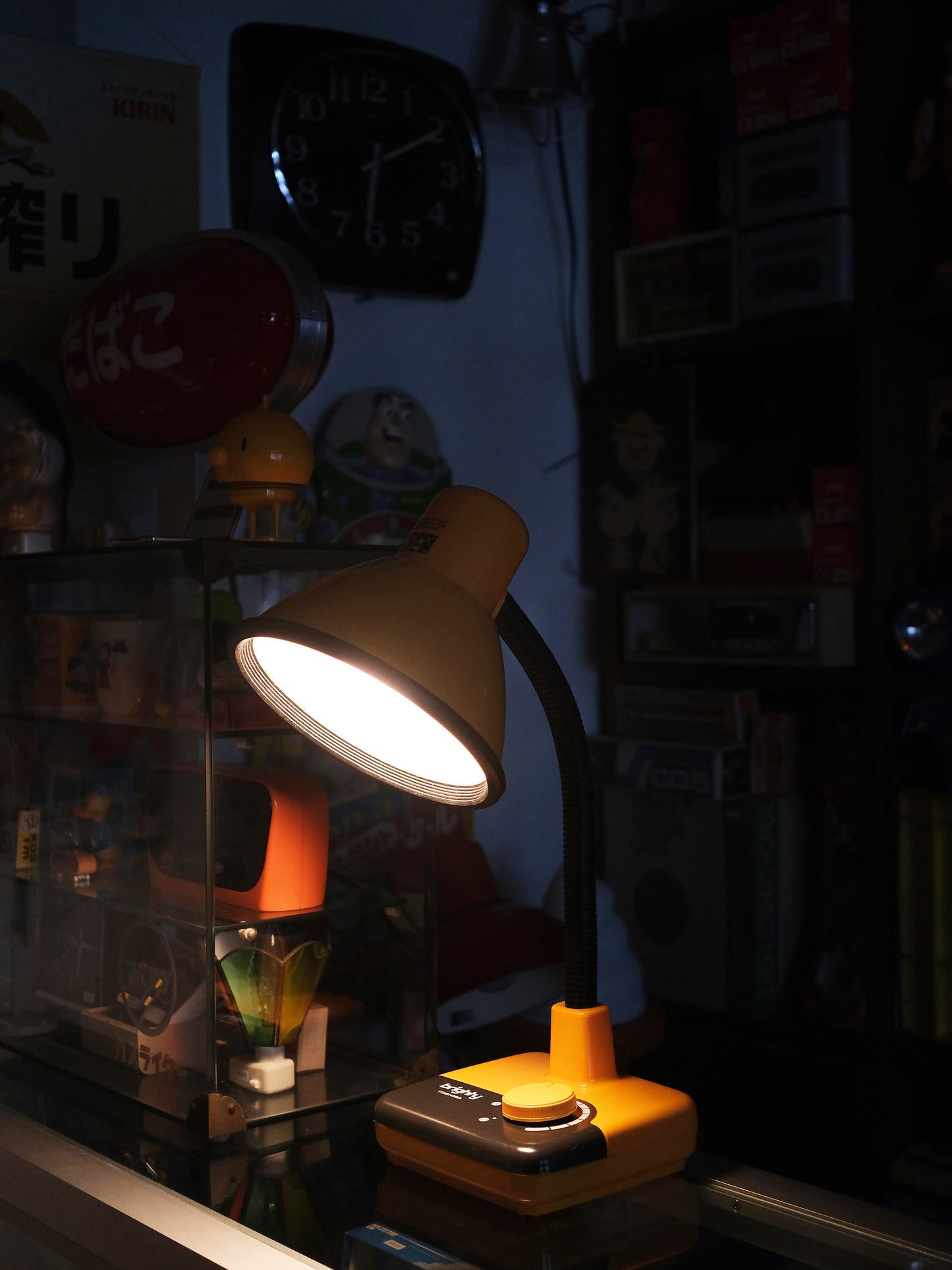 Toshiba Brighty IL-1420Y 黃色 旋鈕式 白熱燈 擡燈 Table Light