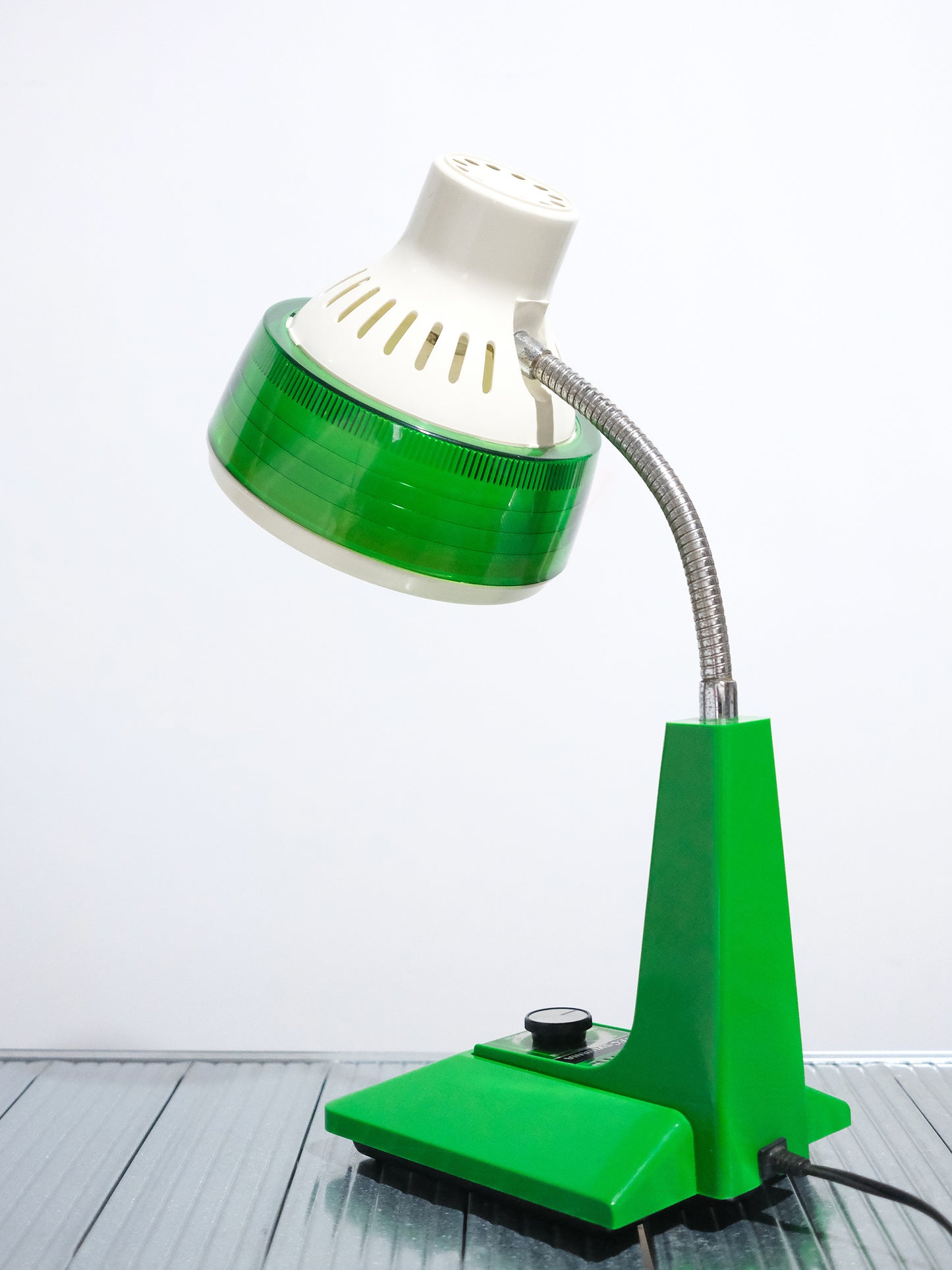 日本制 昭和 NEC 日電 Sylvania 旋鈕式 白熱 綠色 擡燈 Table Light Lamp