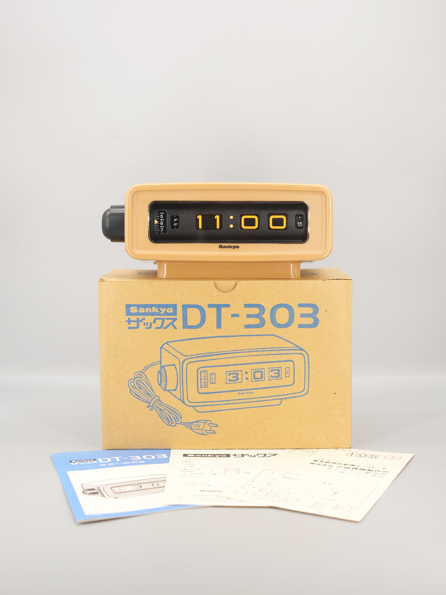 全新品 日本制 70s Sankyo DT-303 Digital Alarm Flip Clock 米色 翻頁鐘 有盒