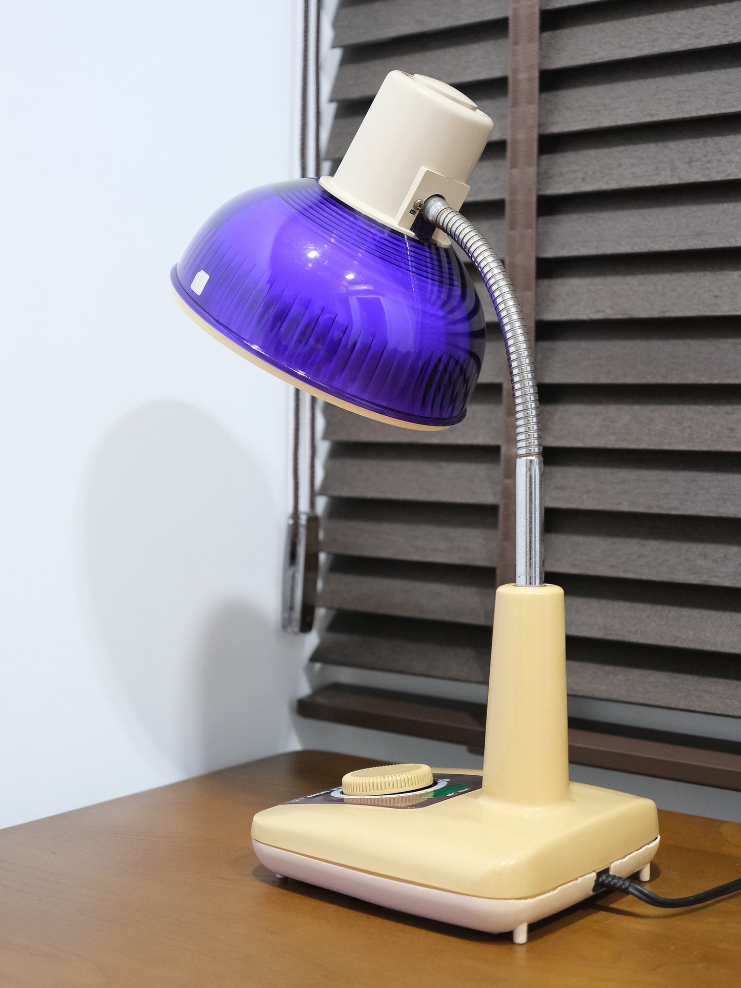 日本制 昭和 Sharp 聲寶 LS-912 白熱 紫色 擡燈 Table Light Lamp