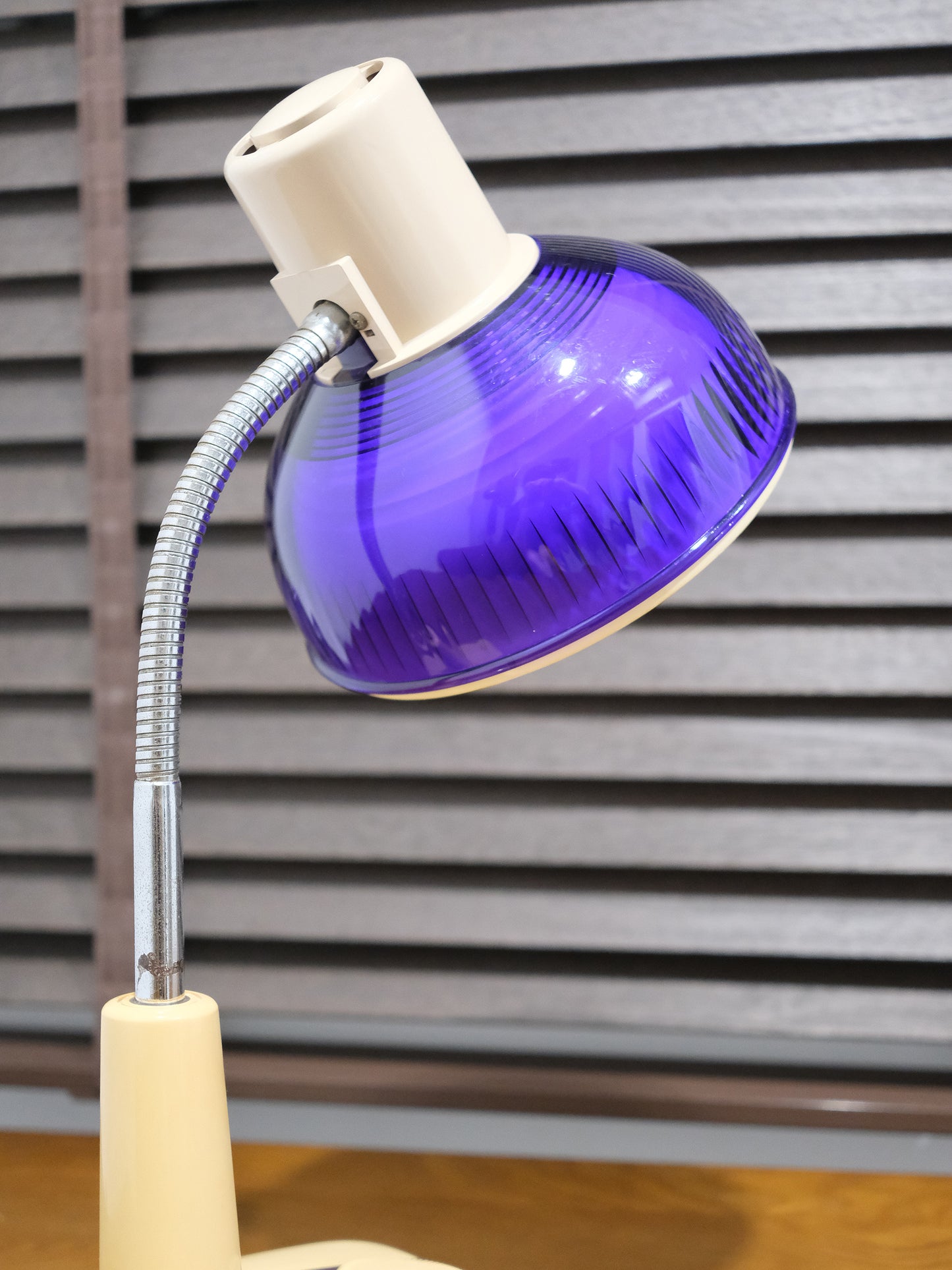 日本制 昭和 Sharp 聲寶 LS-912 白熱 紫色 擡燈 Table Light Lamp