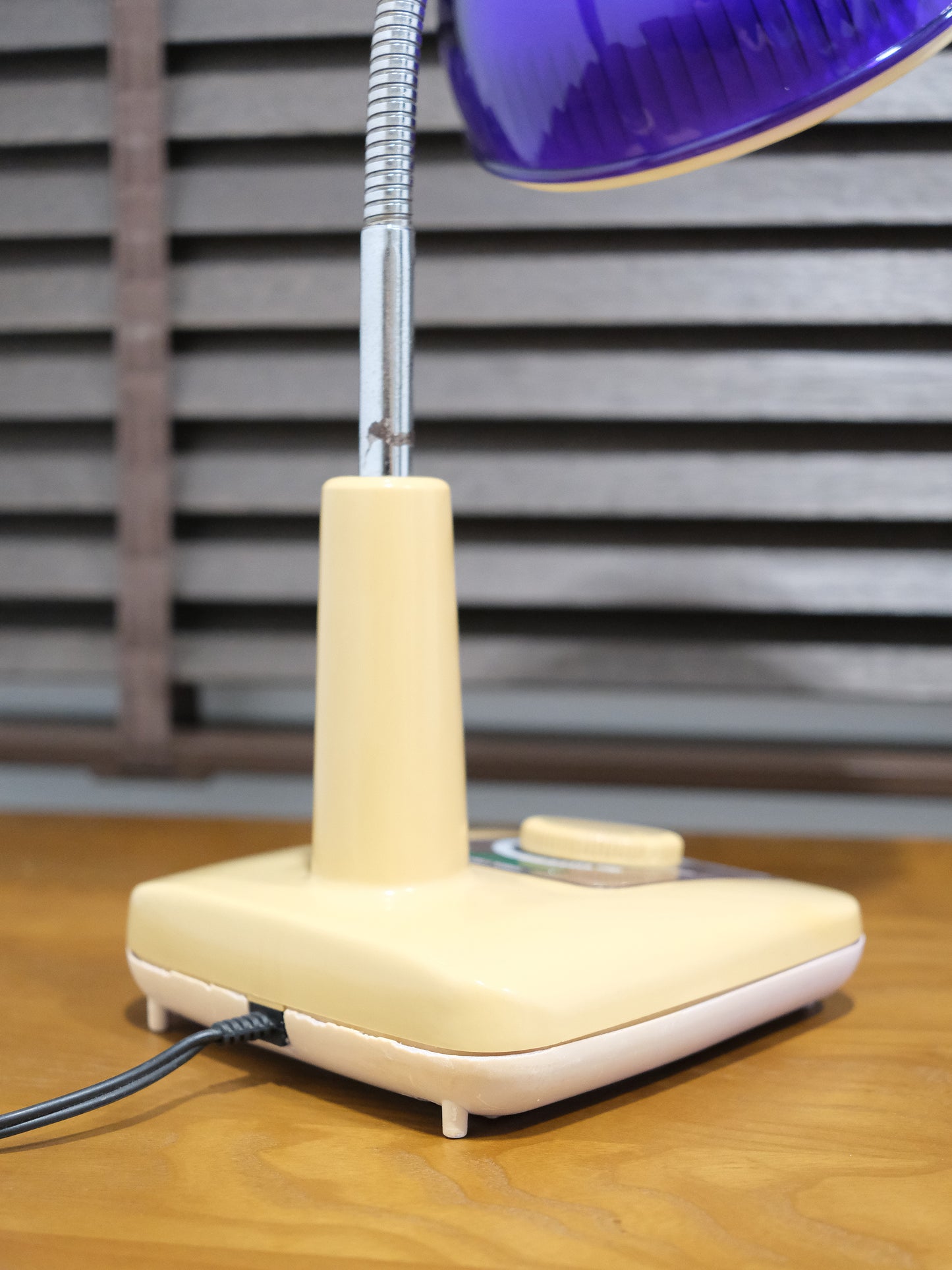 日本制 昭和 Sharp 聲寶 LS-912 白熱 紫色 擡燈 Table Light Lamp