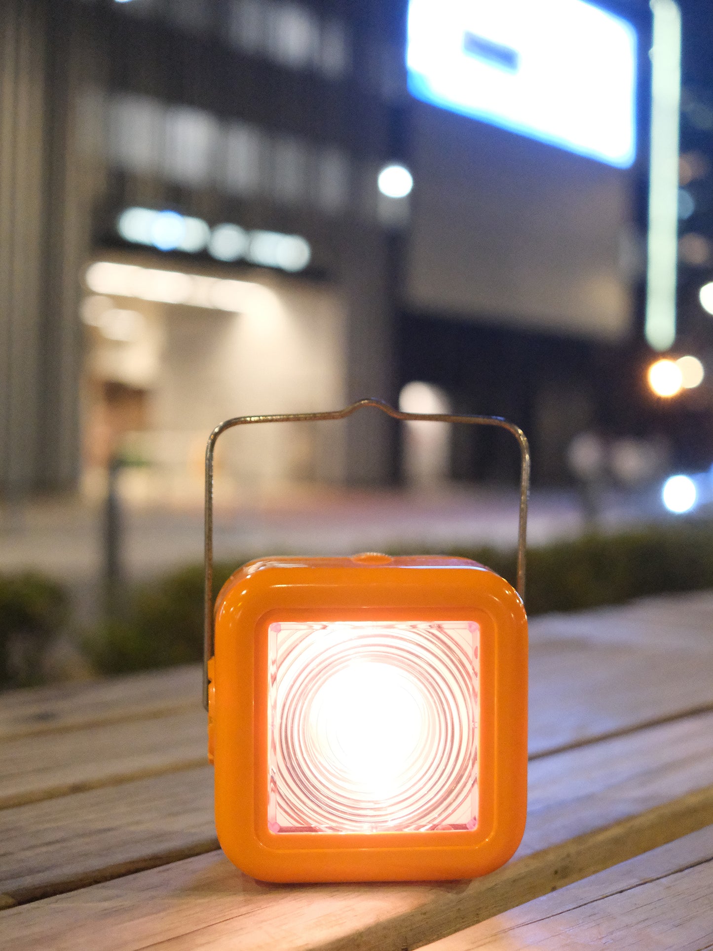日本制 Toshiba 東芝 L-9 可伸縮 戶外 防災燈 電筒 Adjustable Light Torch