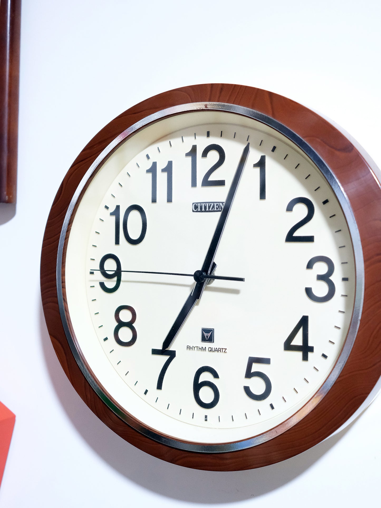 日本 CITIZEN Rhythm Quartz 木紋 掛牆鐘 水晶時計