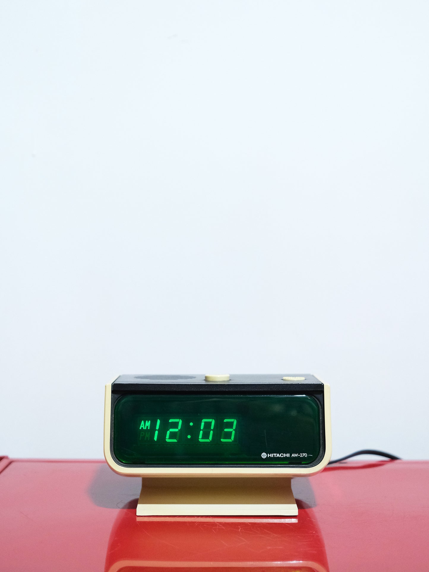 Hitachi AW-270 Digital Alarm Clock 太空感 電子鬧鐘時計