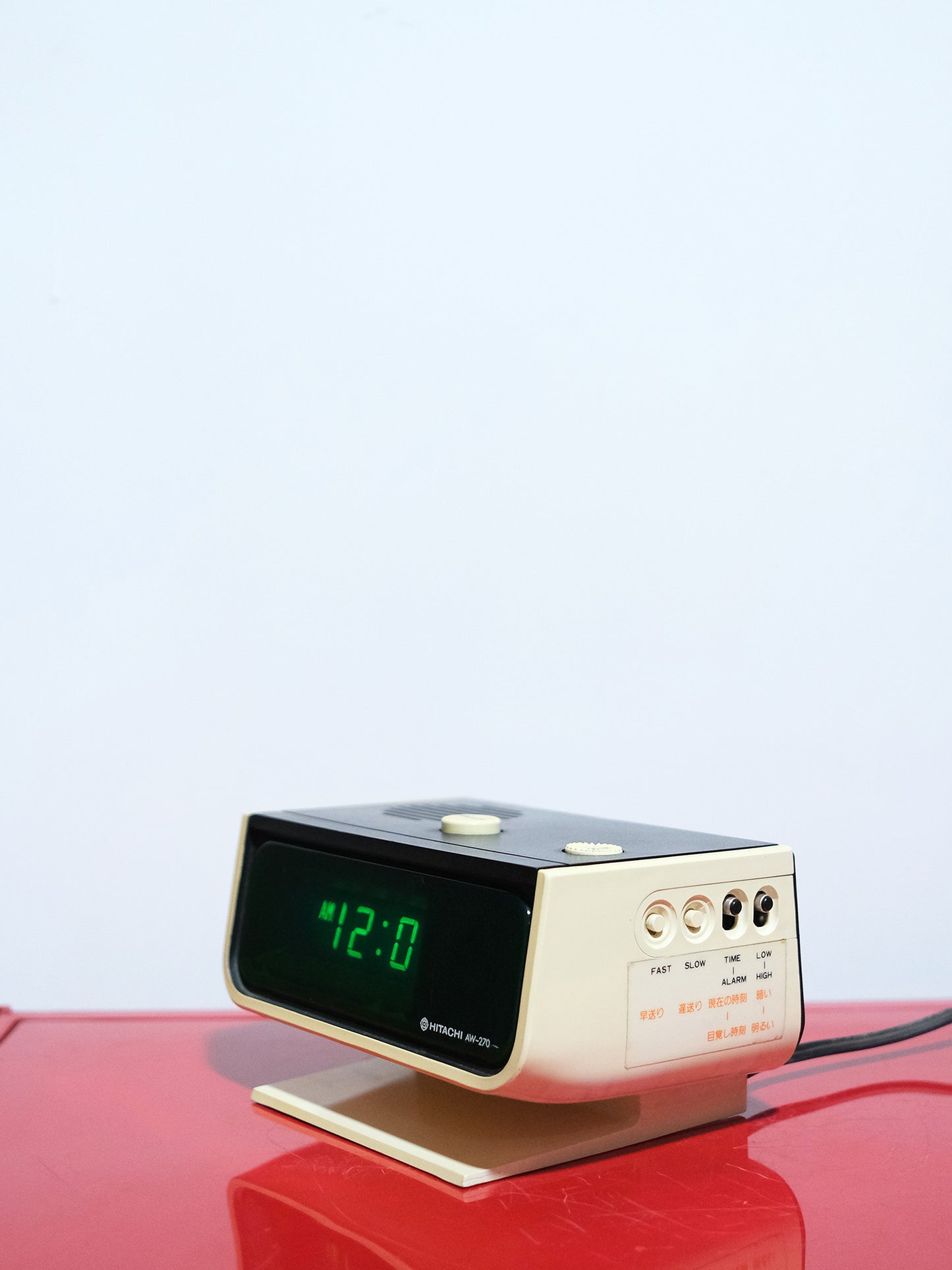 Hitachi AW-270 Digital Alarm Clock 太空感 電子鬧鐘時計