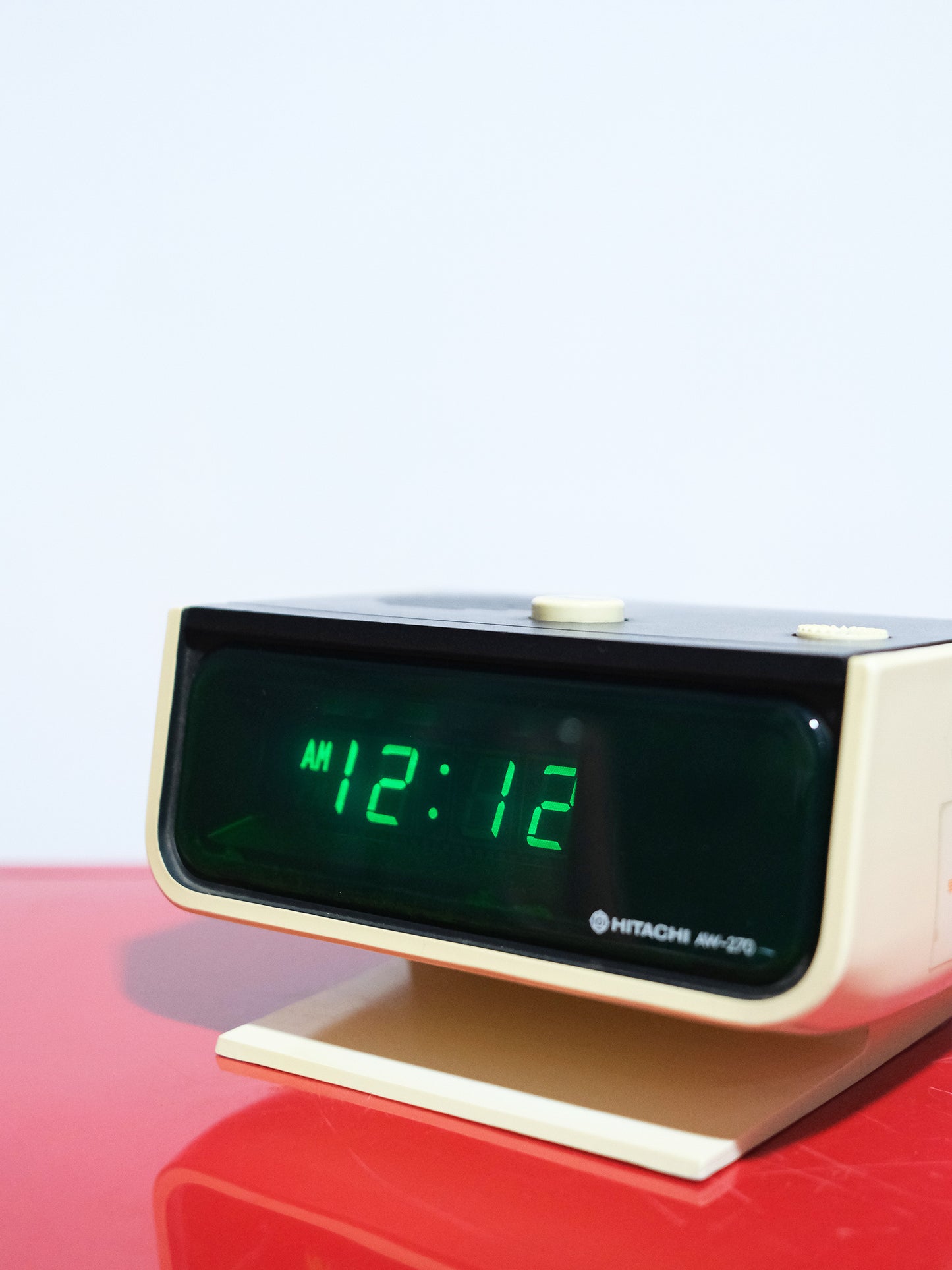 Hitachi AW-270 Digital Alarm Clock 太空感 電子鬧鐘時計
