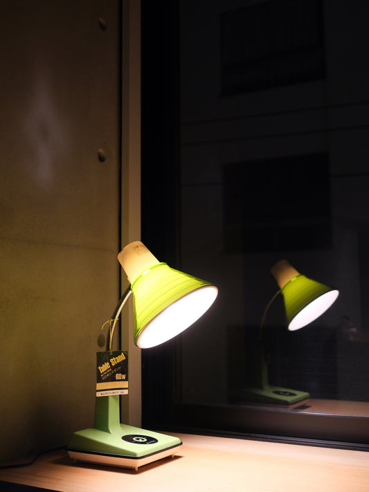 日本制 Hitachi 日立 LS6212 綠色 Table Stand 擡燈 Lamp