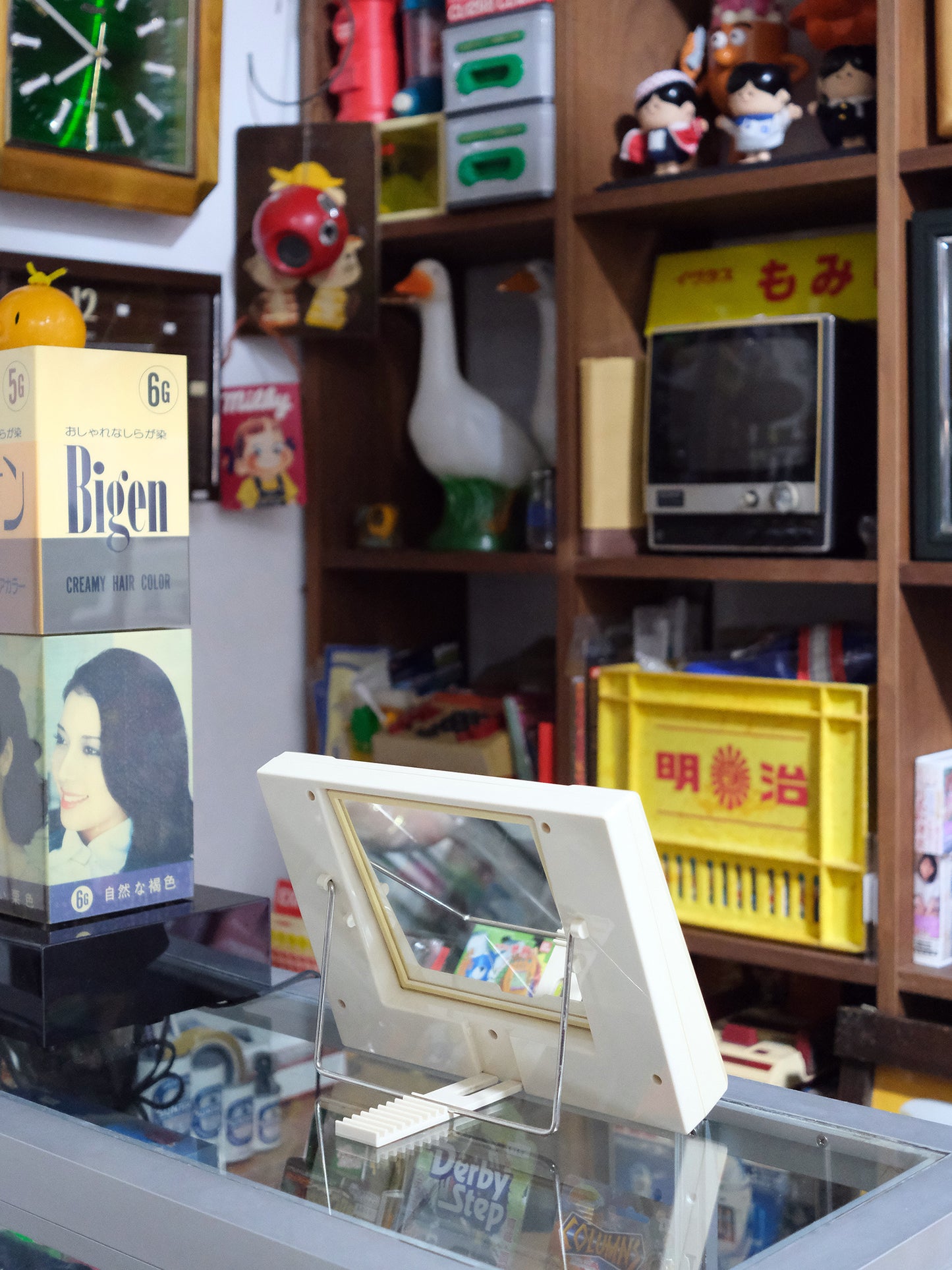 1986年 香港製 復古 AVON 雙面 發光 座擡 化妝鏡 鏡子