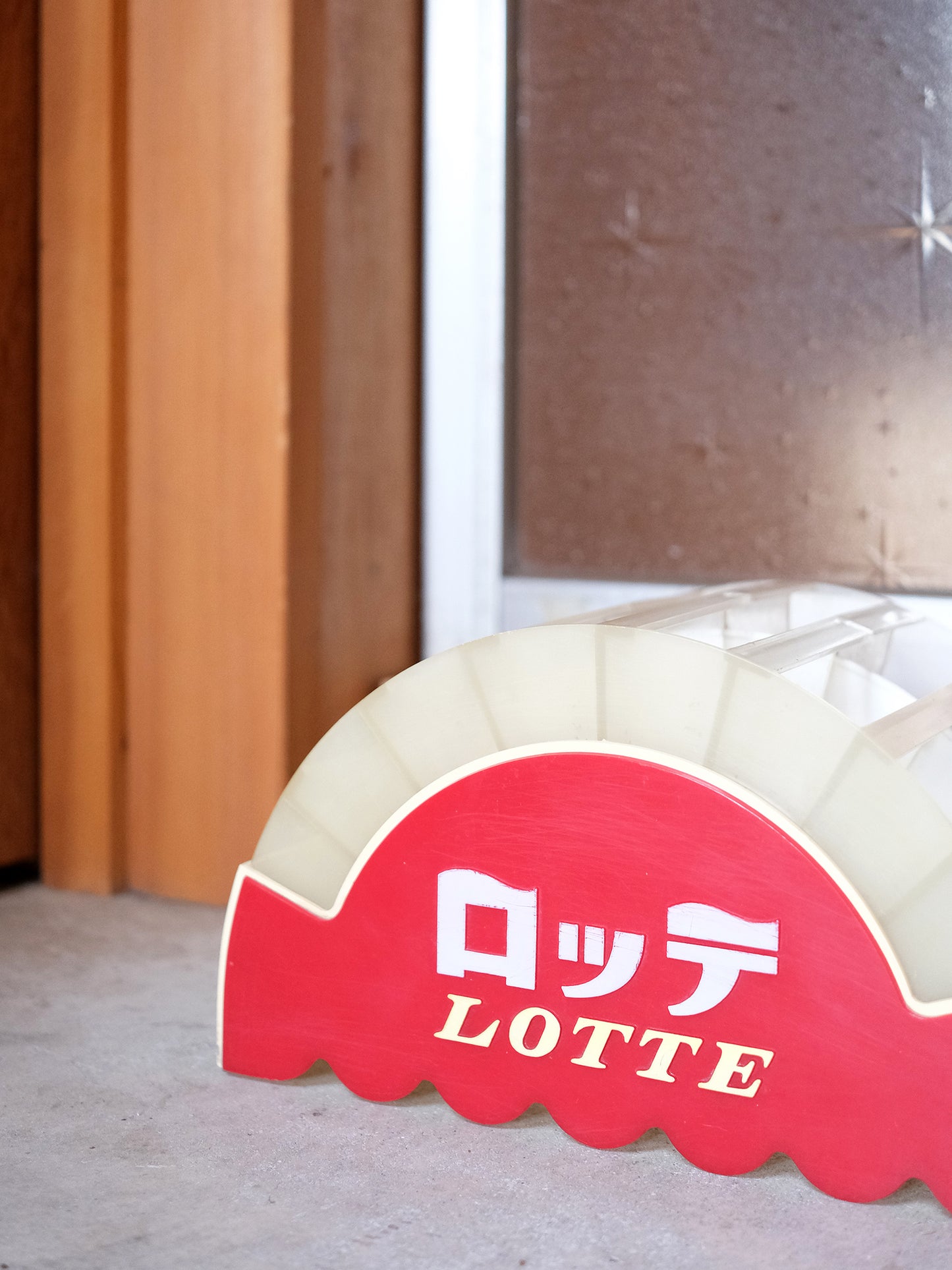 日本 Lotte 樂天 店鋪用 糖果 香口膠 塑膠製 扇型 陳列架 Case