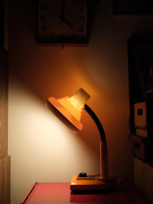 日本制 NEC 日電 Sylvania IS-6111 橙色 旋鈕式 擡燈 Table Light