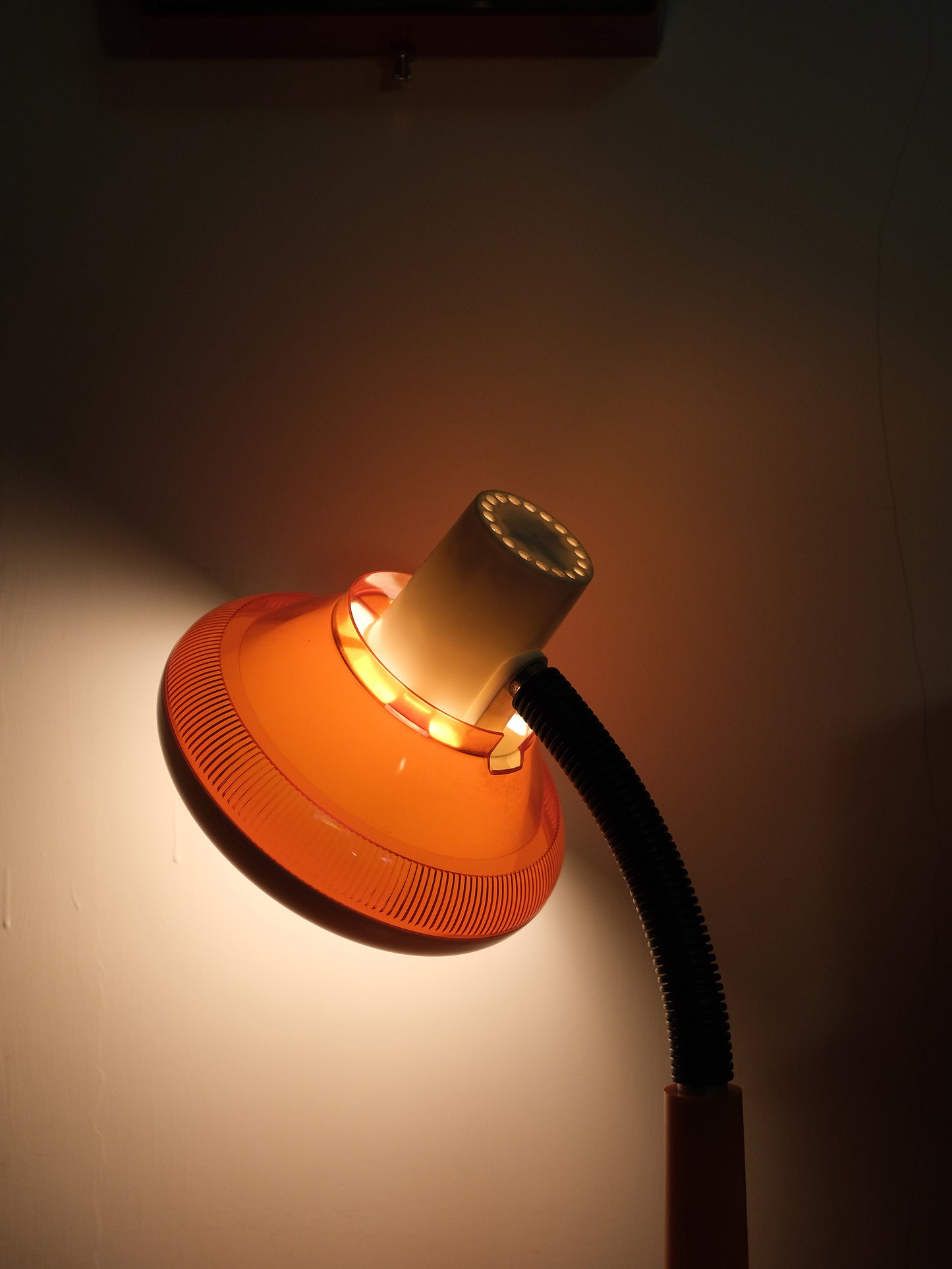 日本制 NEC 日電 Sylvania IS-6111 橙色 旋鈕式 擡燈 Table Light