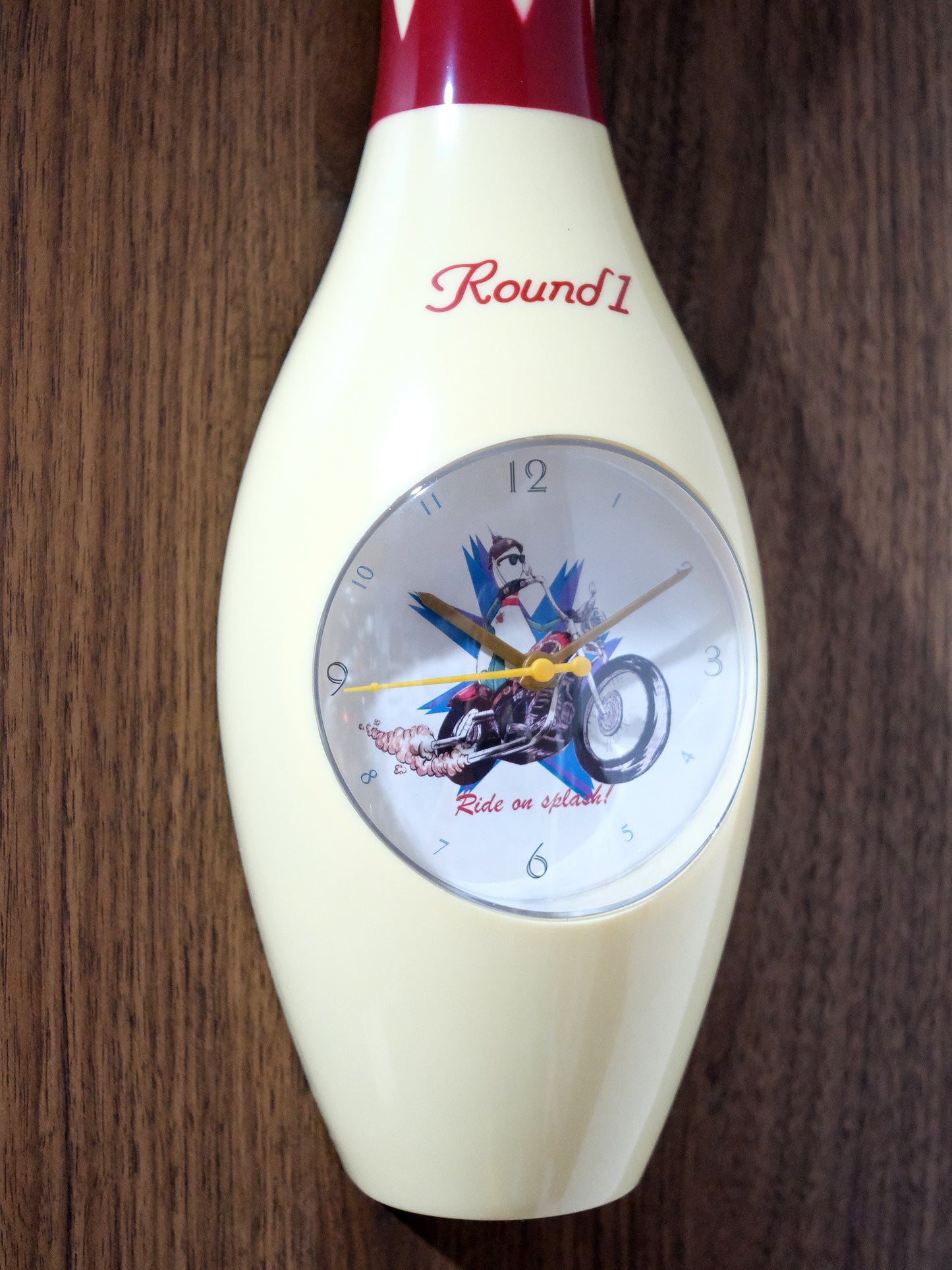 Restock 日本 Round 1 連鎖遊樂店出品 保齡球樽做型 掛牆 掛鐘 石英鐘