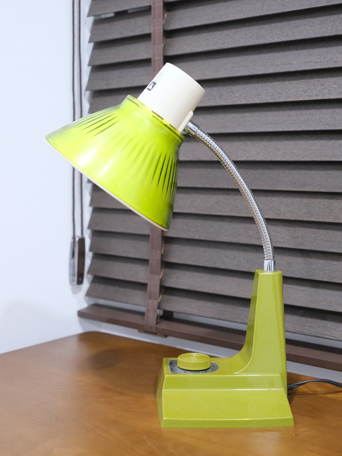 日本制 昭和 小泉產業 白熱 綠色 擡燈 Table Light Lamp
