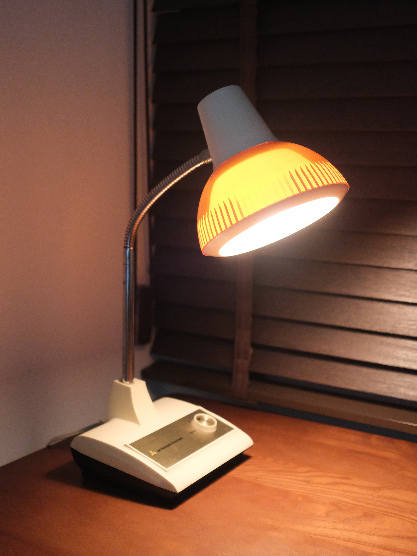 日本制 昭和 Mitsubishi 三菱 白熱 燈色 擡燈 Table Light Lamp
