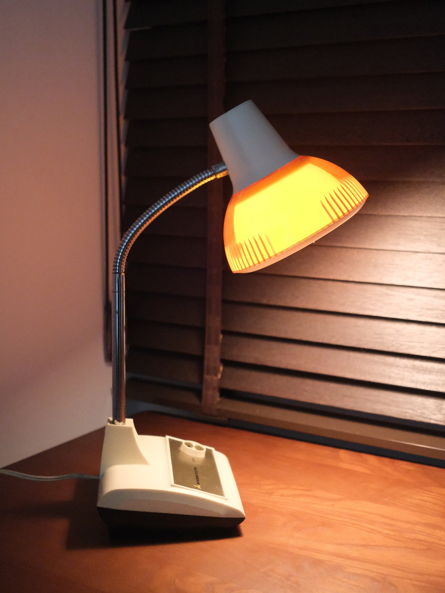 日本制 昭和 Mitsubishi 三菱 白熱 燈色 擡燈 Table Light Lamp