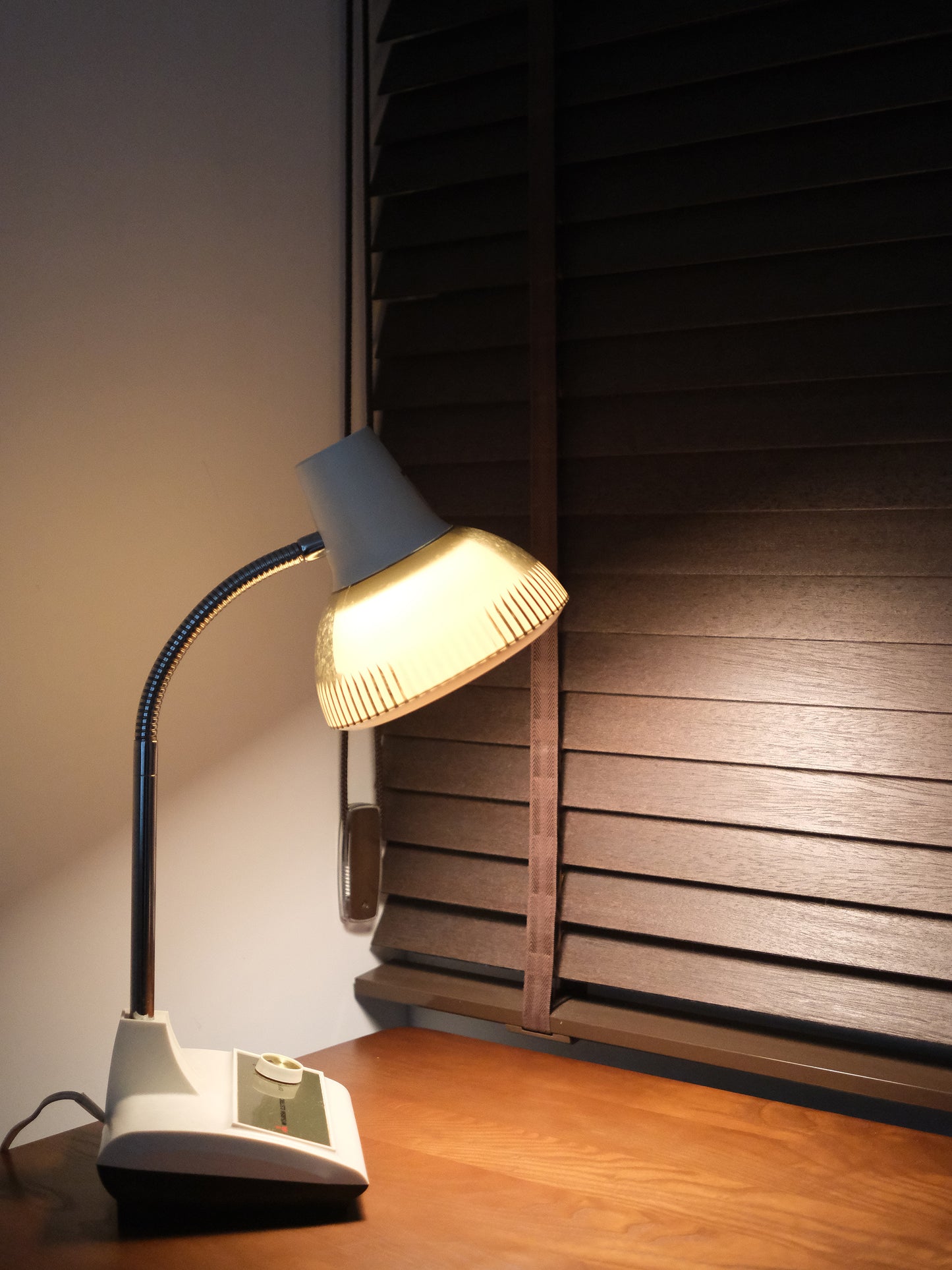 日本制 昭和 Mitsubishi 三菱 LB-301 白熱 灰色 燈罩 擡燈 Table Light Lamp
