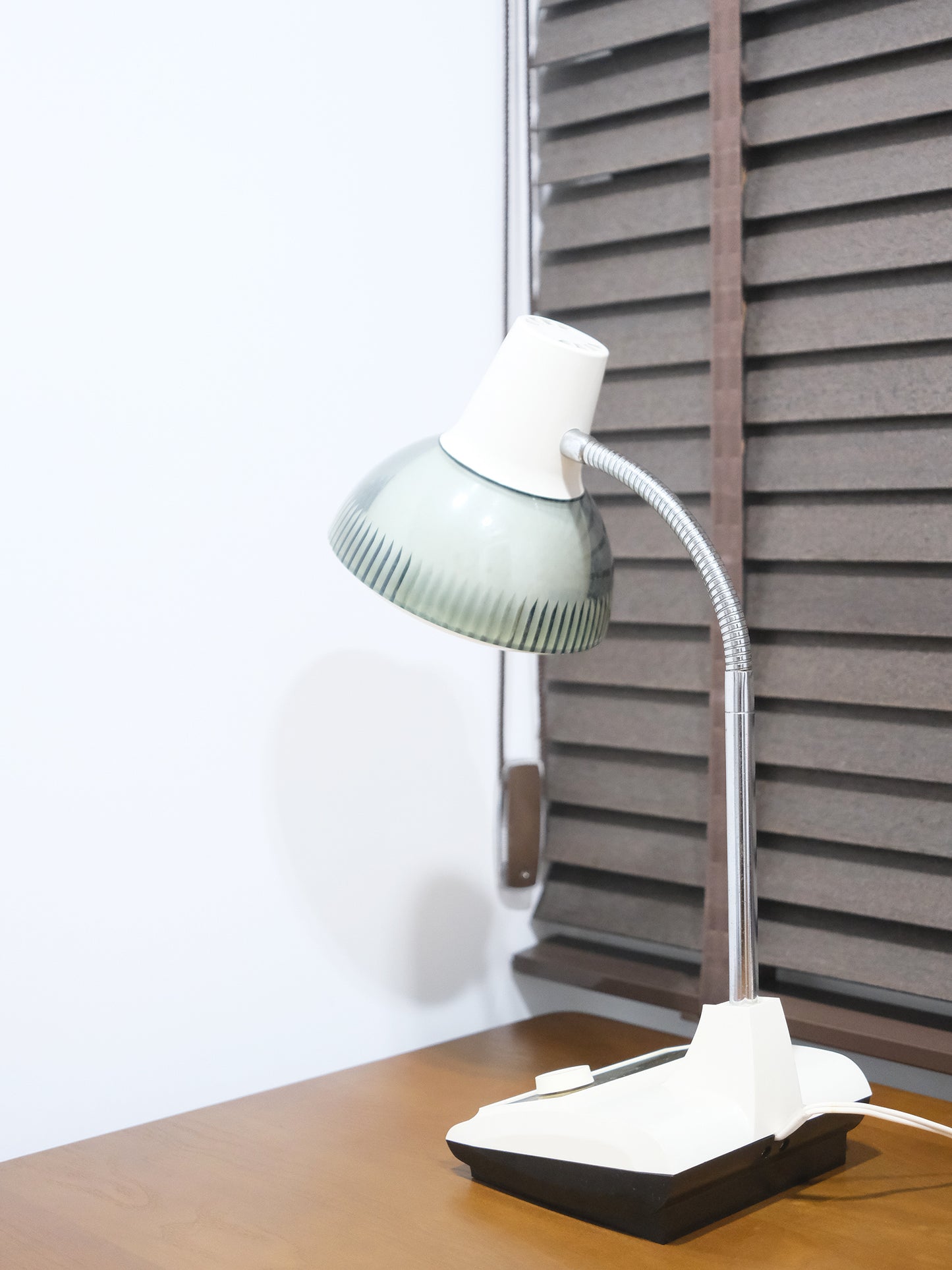 日本制 昭和 Mitsubishi 三菱 LB-301 白熱 灰色 燈罩 擡燈 Table Light Lamp