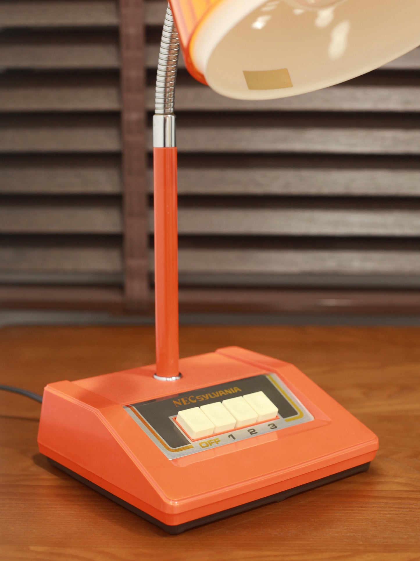 日本制 昭和 NEC 日電 Sylvania 按鈕式 白熱 橙色 擡燈 Table Light Lamp