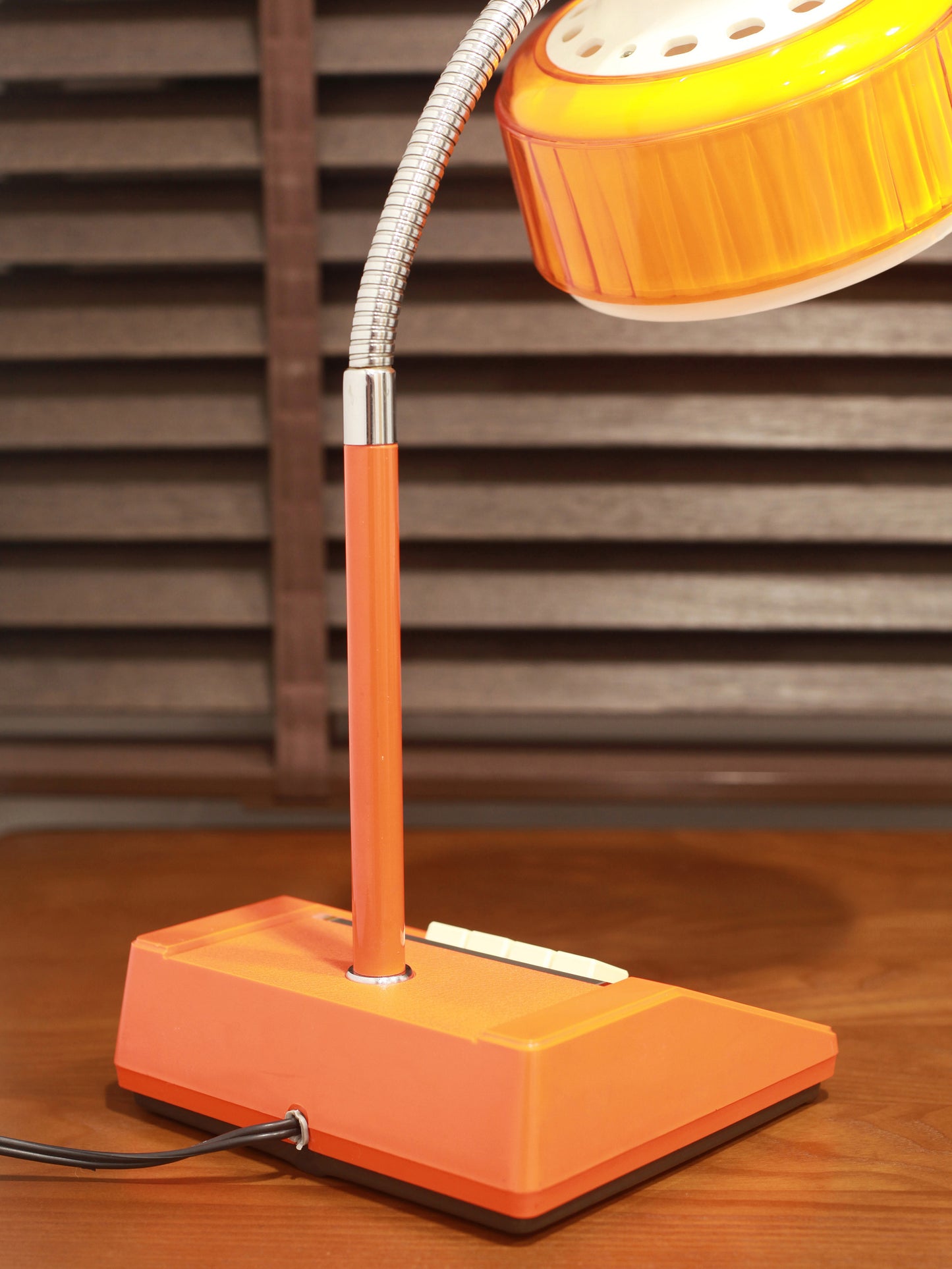日本制 昭和 NEC 日電 Sylvania 按鈕式 白熱 橙色 擡燈 Table Light Lamp