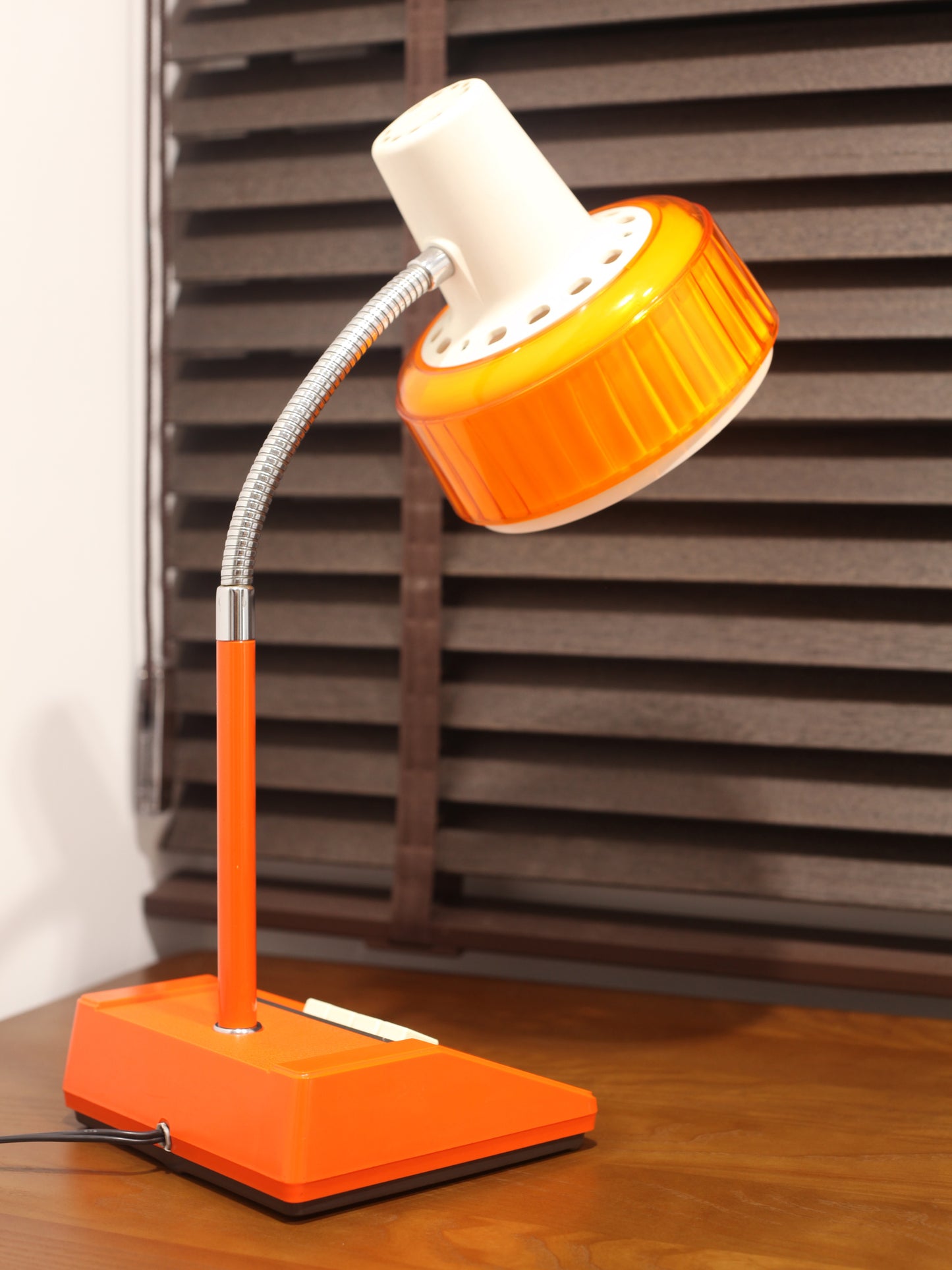 日本制 昭和 NEC 日電 Sylvania 按鈕式 白熱 橙色 擡燈 Table Light Lamp