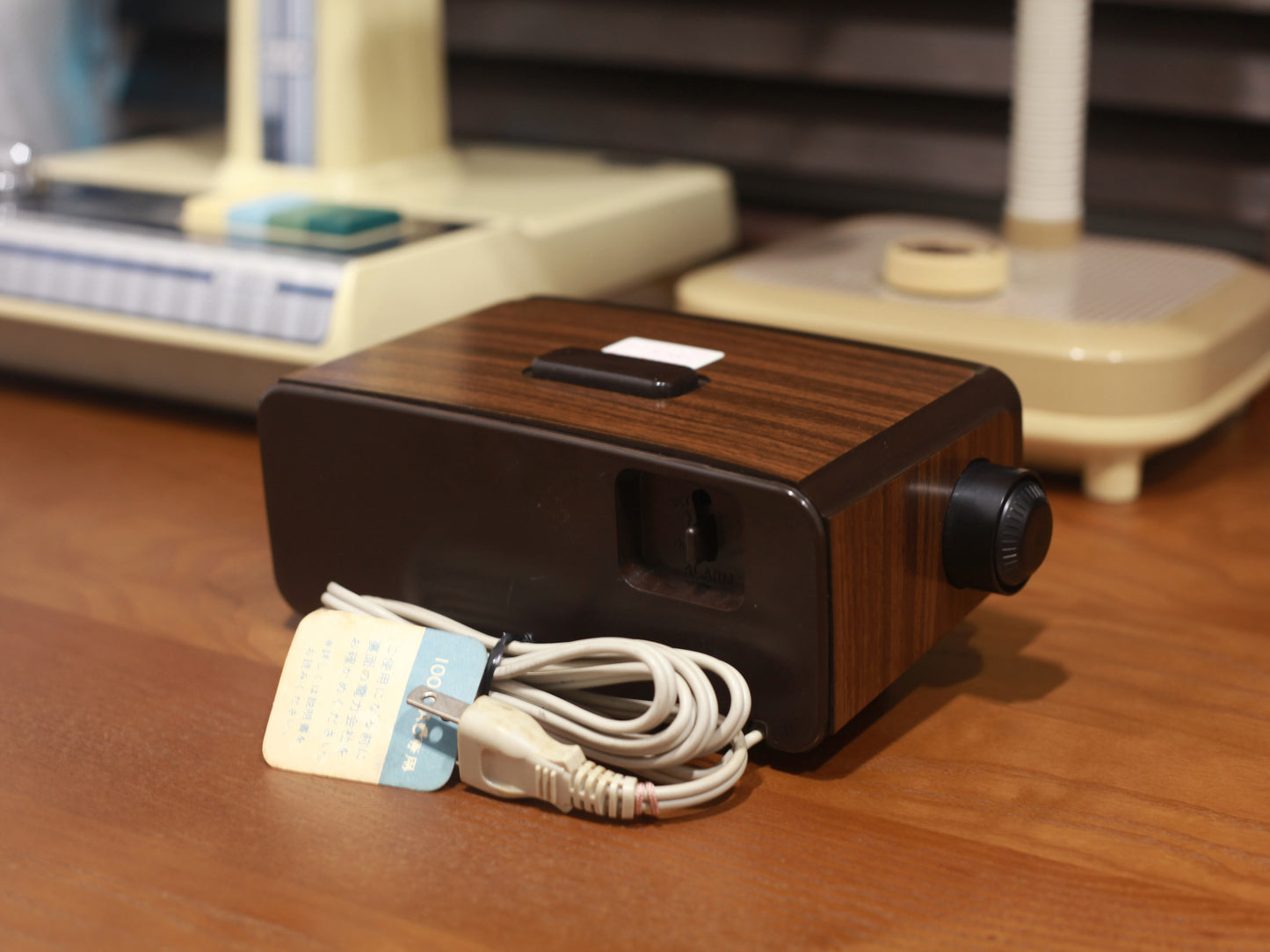 日本制 70s Sankyo 304z 仿木紋 Digital Alarm Flip Clock 翻頁鐘