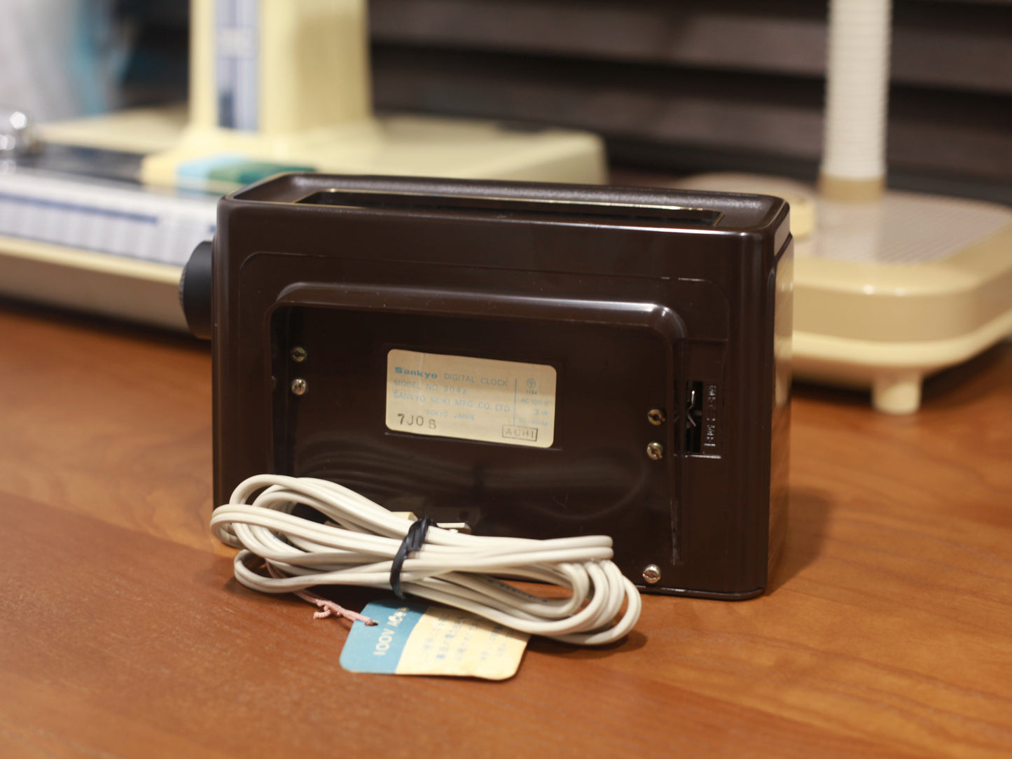 日本制 70s Sankyo 304z 仿木紋 Digital Alarm Flip Clock 翻頁鐘