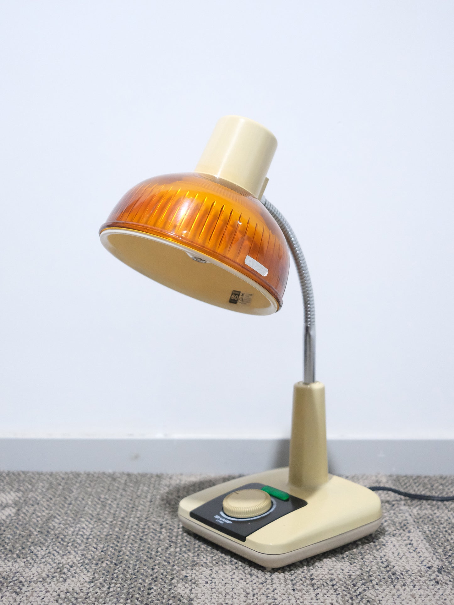 日本制 昭和 Sharp 聲寶 LS-912 白熱 米色 擡燈 Table Light Lamp