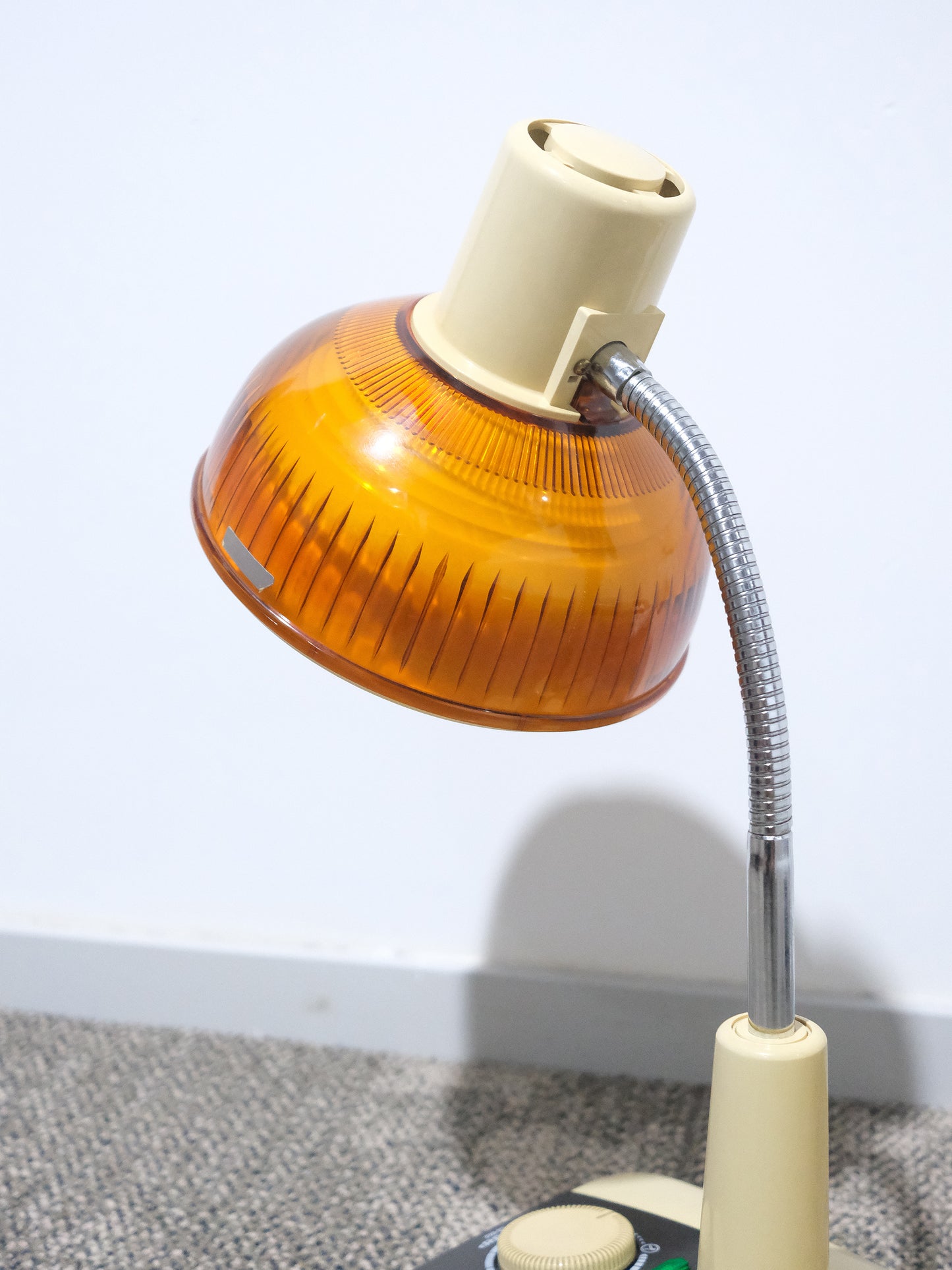 日本制 昭和 Sharp 聲寶 LS-912 白熱 米色 擡燈 Table Light Lamp