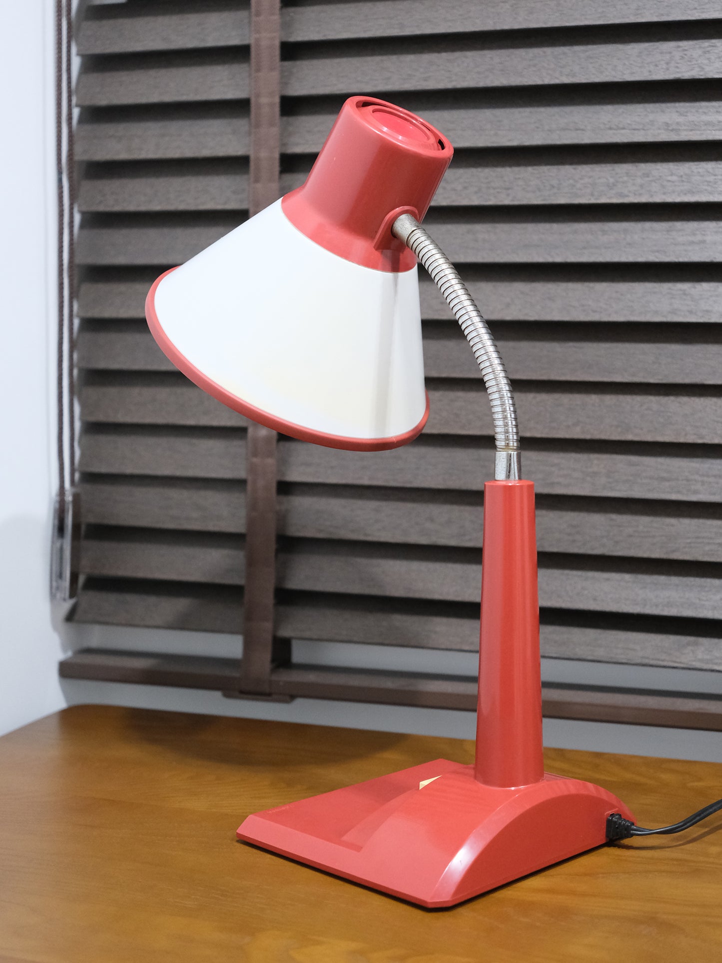 日本制 昭和 Toshiba IL-1808 白熱 紅色 按鈕式 擡燈 Table Light Lamp