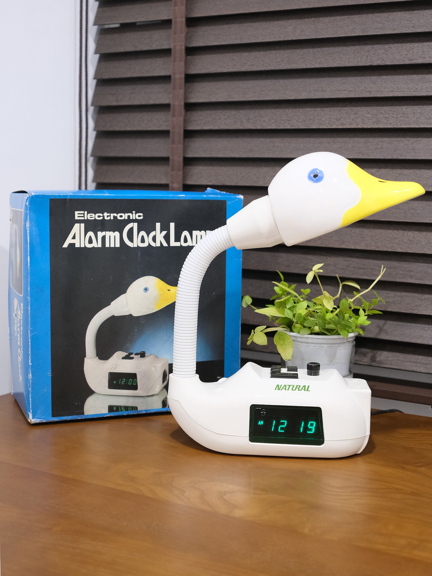 日本 昭和 天鵝 Electronic Alarm Clock Lamp 電子 鬧鐘 擡燈